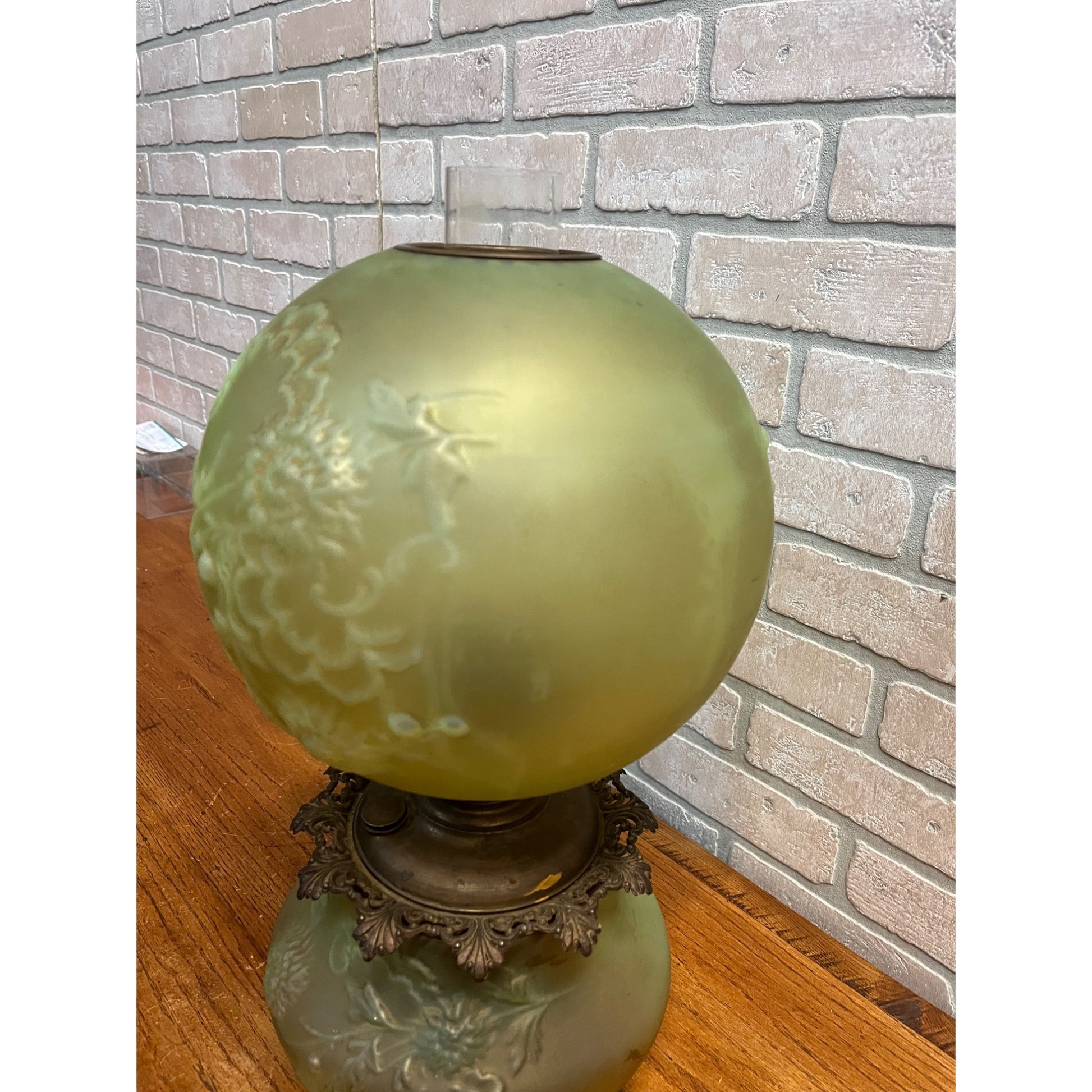 RARE Antique Satin Vaseline Uranium Glass Gone with the Wind Oil Lamp GWTW