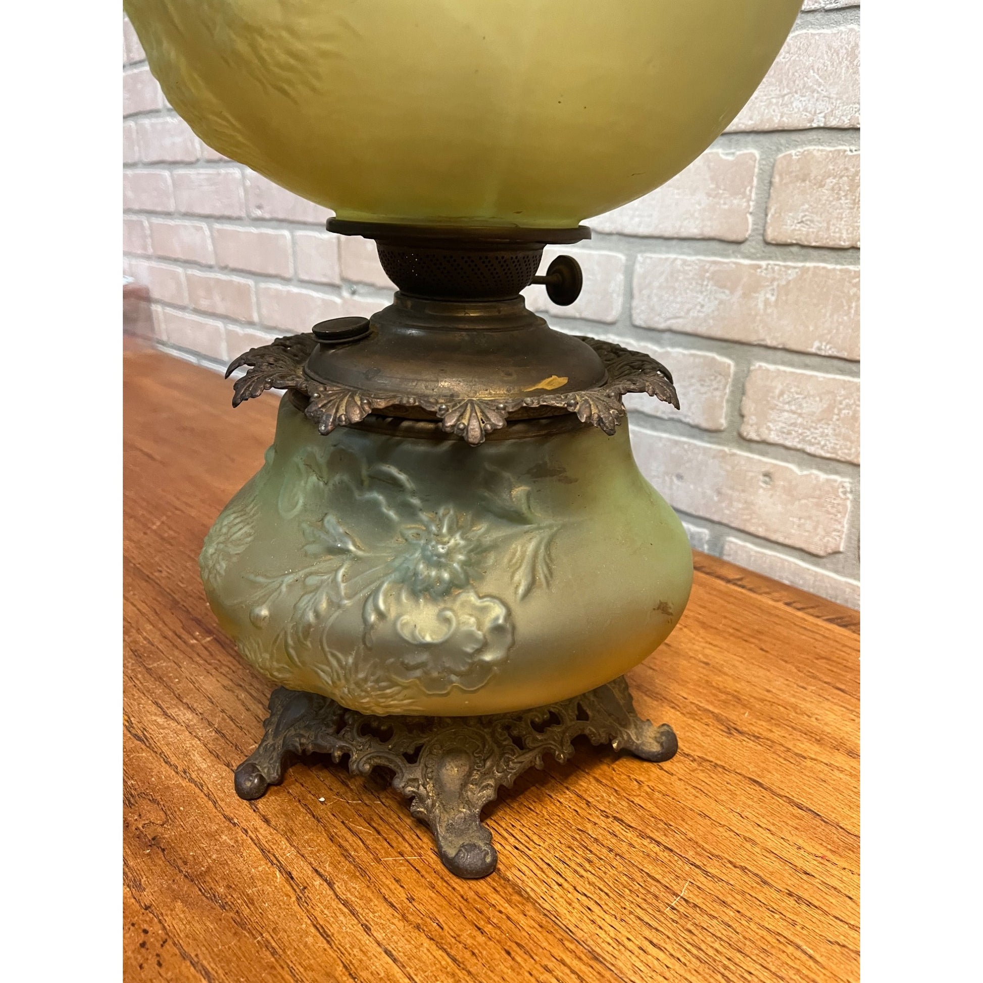 RARE Antique Satin Vaseline Uranium Glass Gone with the Wind Oil Lamp GWTW