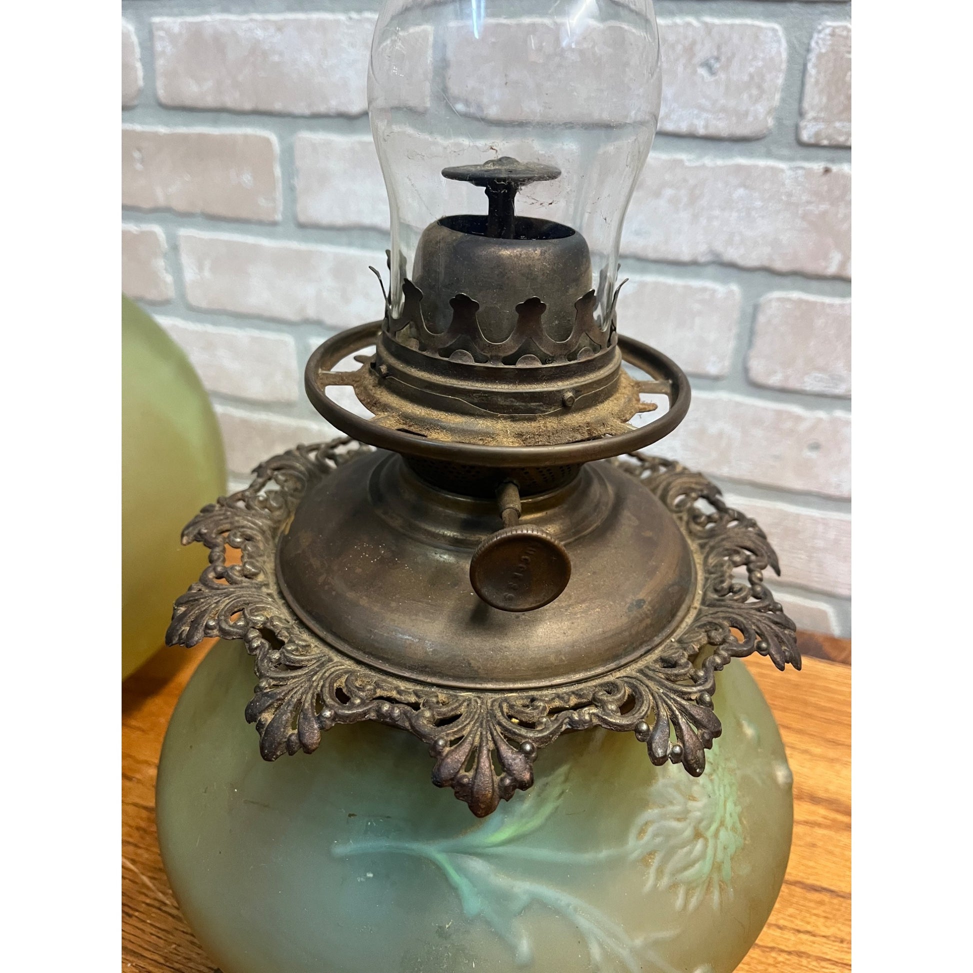 RARE Antique Satin Vaseline Uranium Glass Gone with the Wind Oil Lamp GWTW
