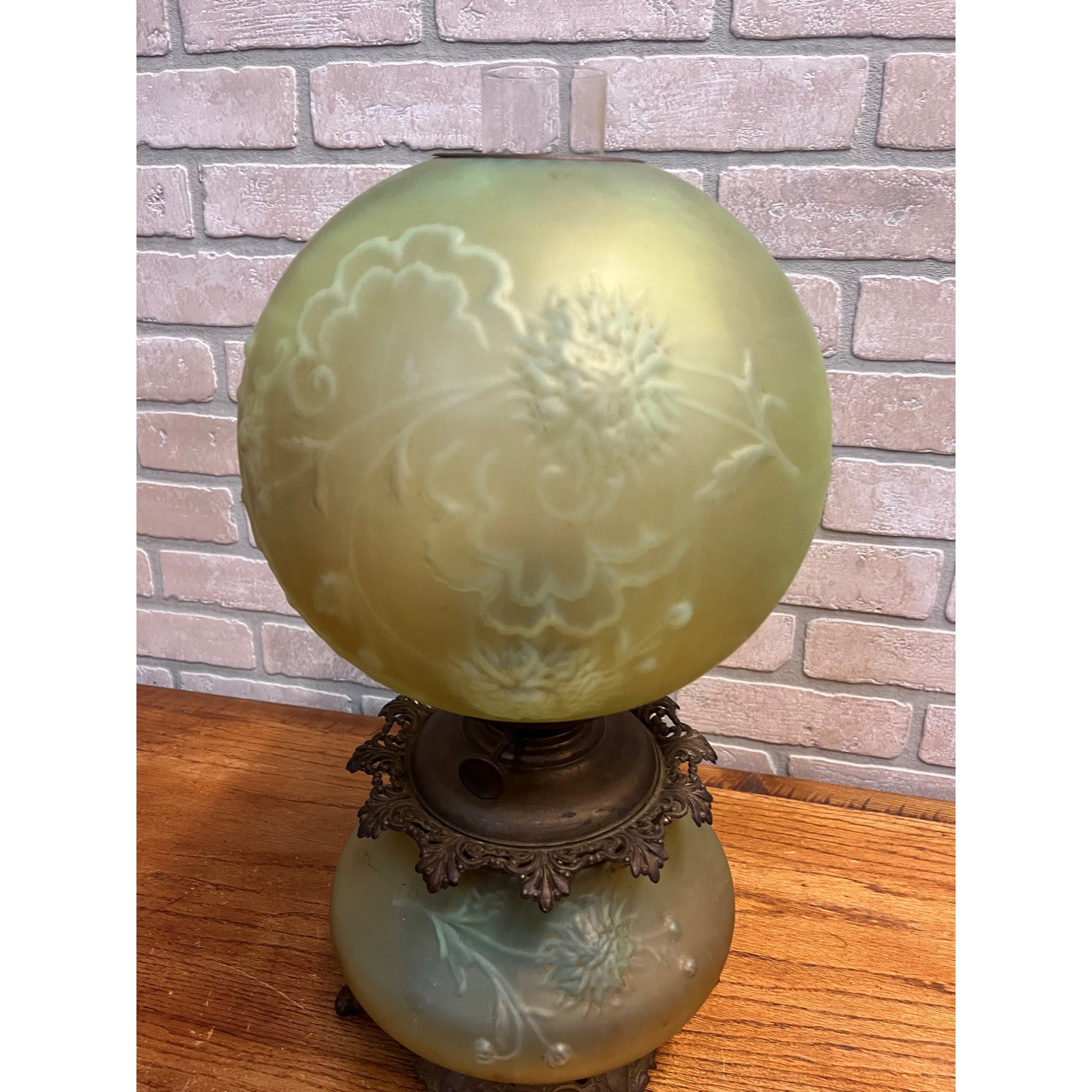 RARE Antique Satin Vaseline Uranium Glass Gone with the Wind Oil Lamp GWTW
