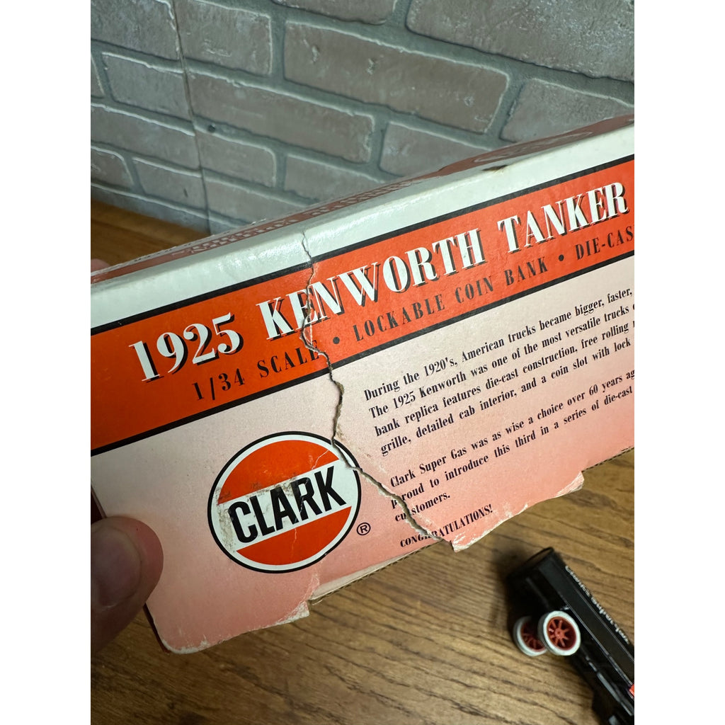 ERTL ~ 1925 Kenworth Tanker Bank ~ Clark's Super Gas ~ With Original Box