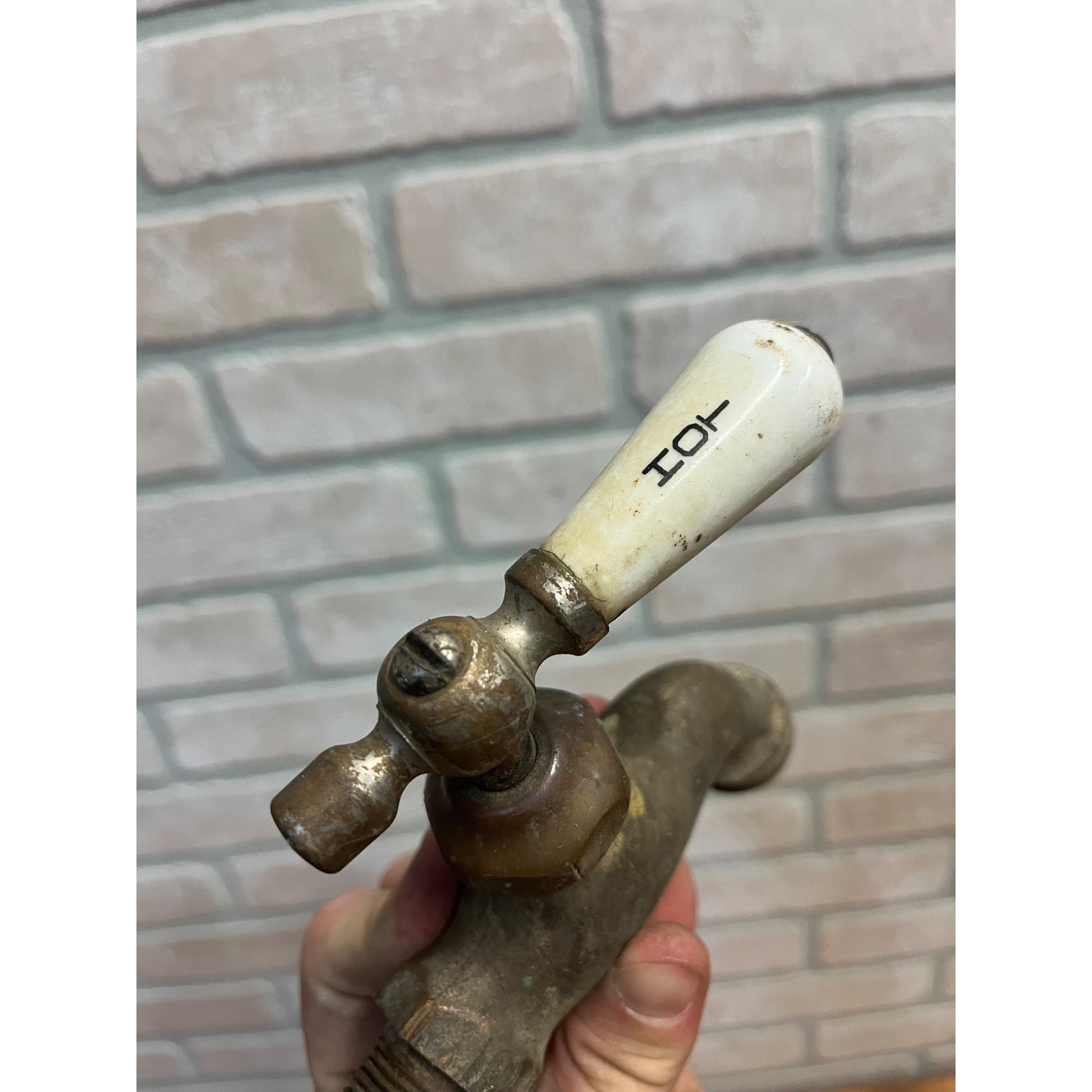 Vintage Hot Bathroom Sink Tub Faucet Spout Brass Porcelain