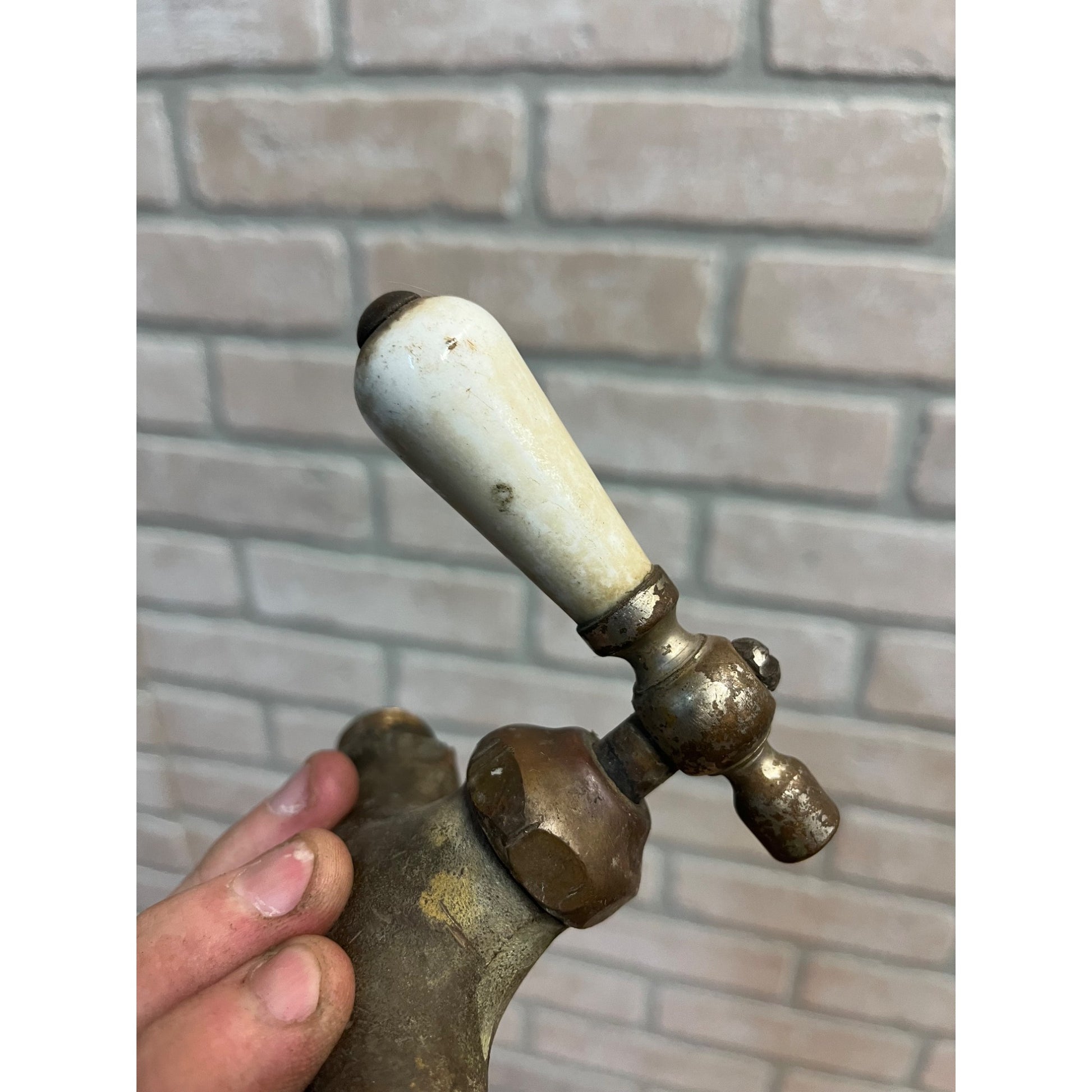 Vintage Hot Bathroom Sink Tub Faucet Spout Brass Porcelain