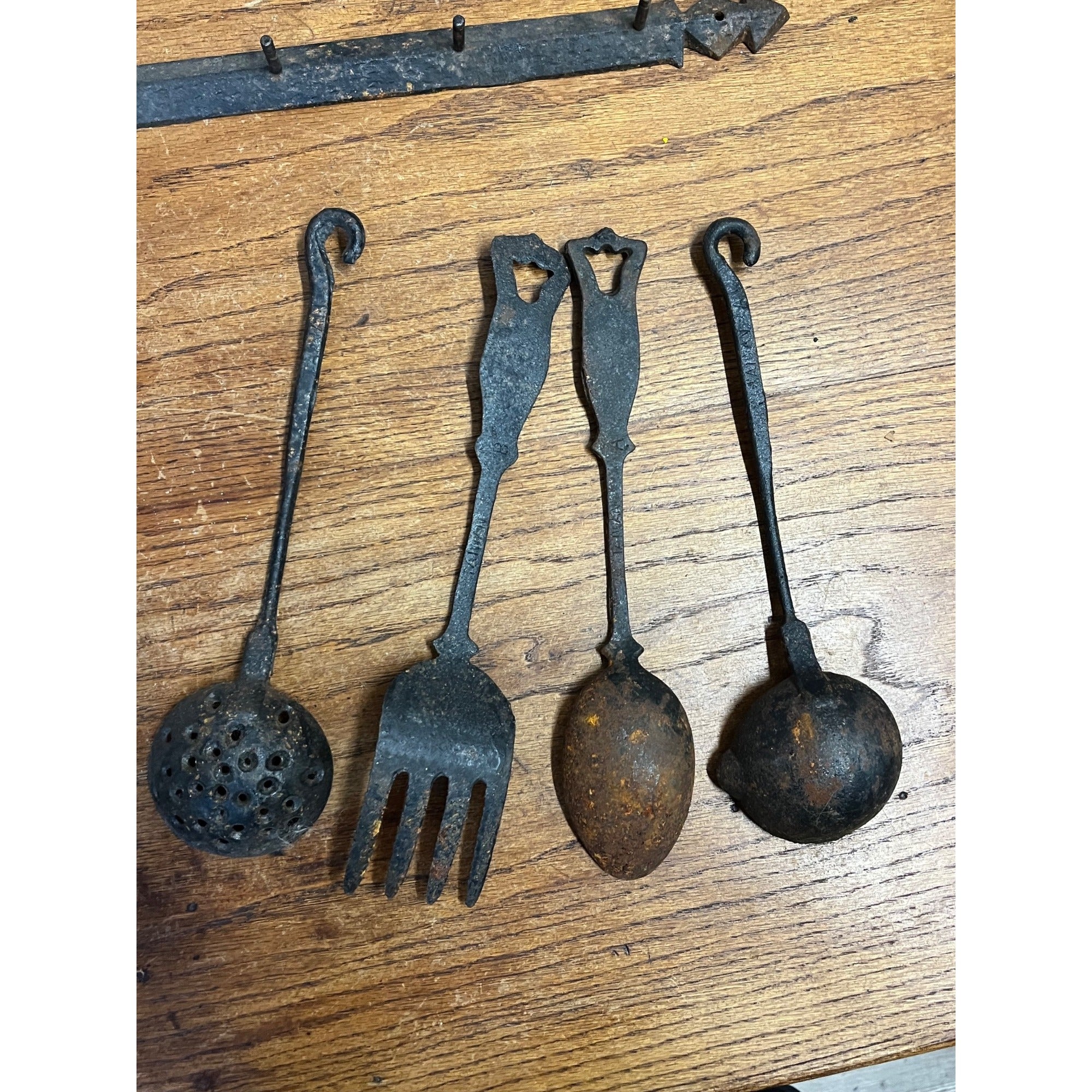 Vintage Cast Iron 4-Utensil Wall Rack Hanger Kitchen Decor Primitive Farmhouse