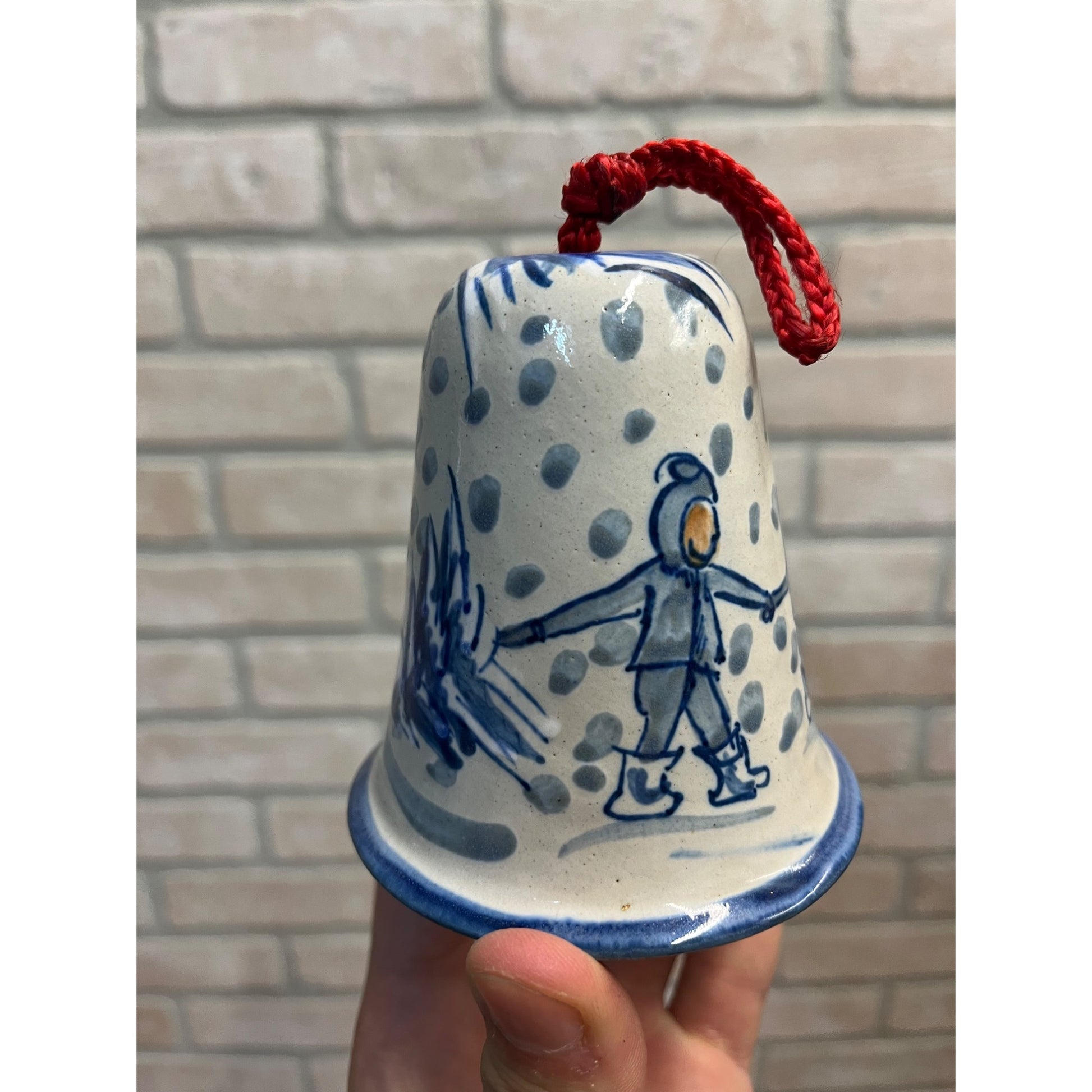 RARE Vintage Louisville Stoneware 4" Bell Winter Scene Cutting Christmas Tree