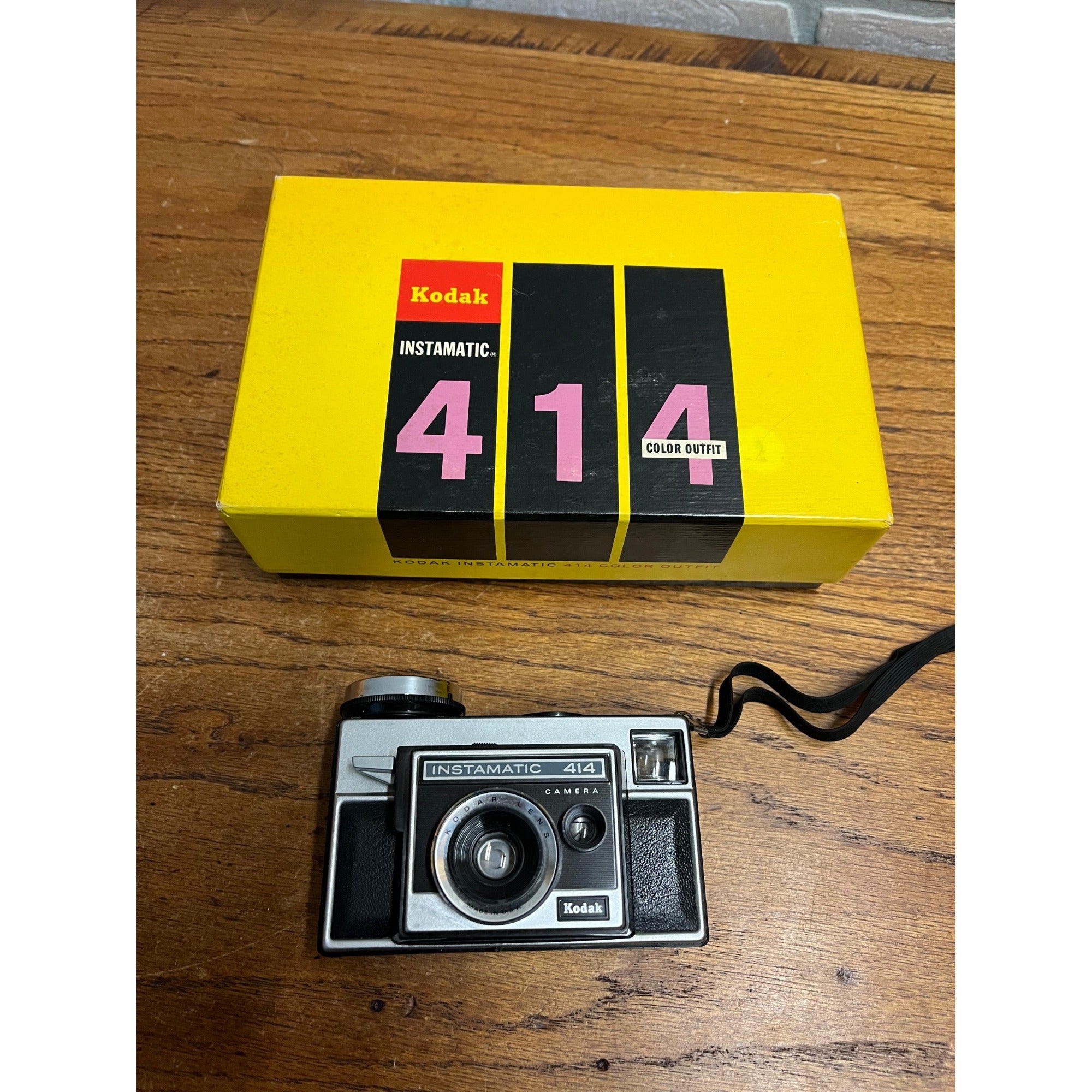 Vintage Kodak Instamatic 414 Camera Color Outfit Original Box