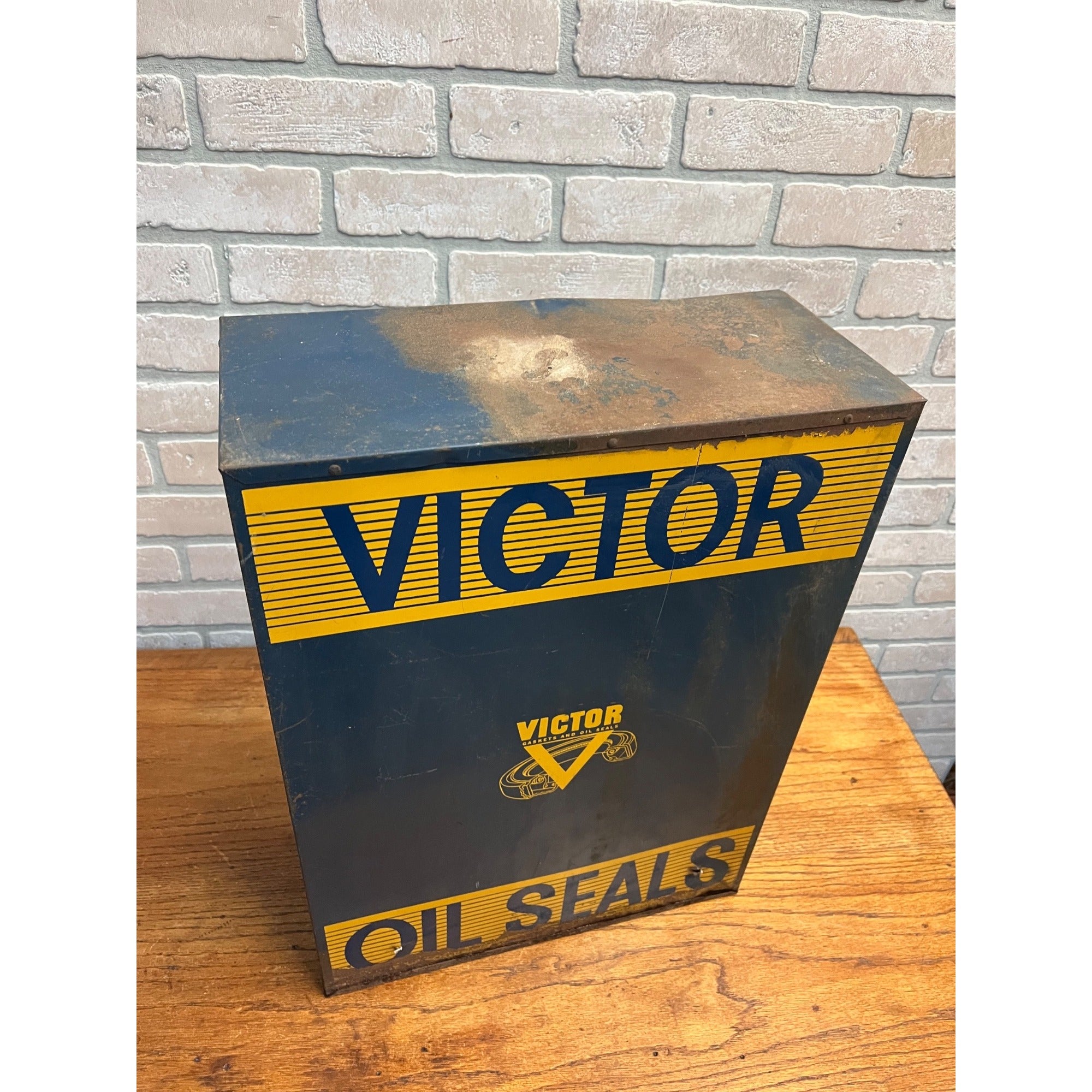 Vintage Victor Oil Gasket Seals Advertising Display Rack Cabinet Sign Garage