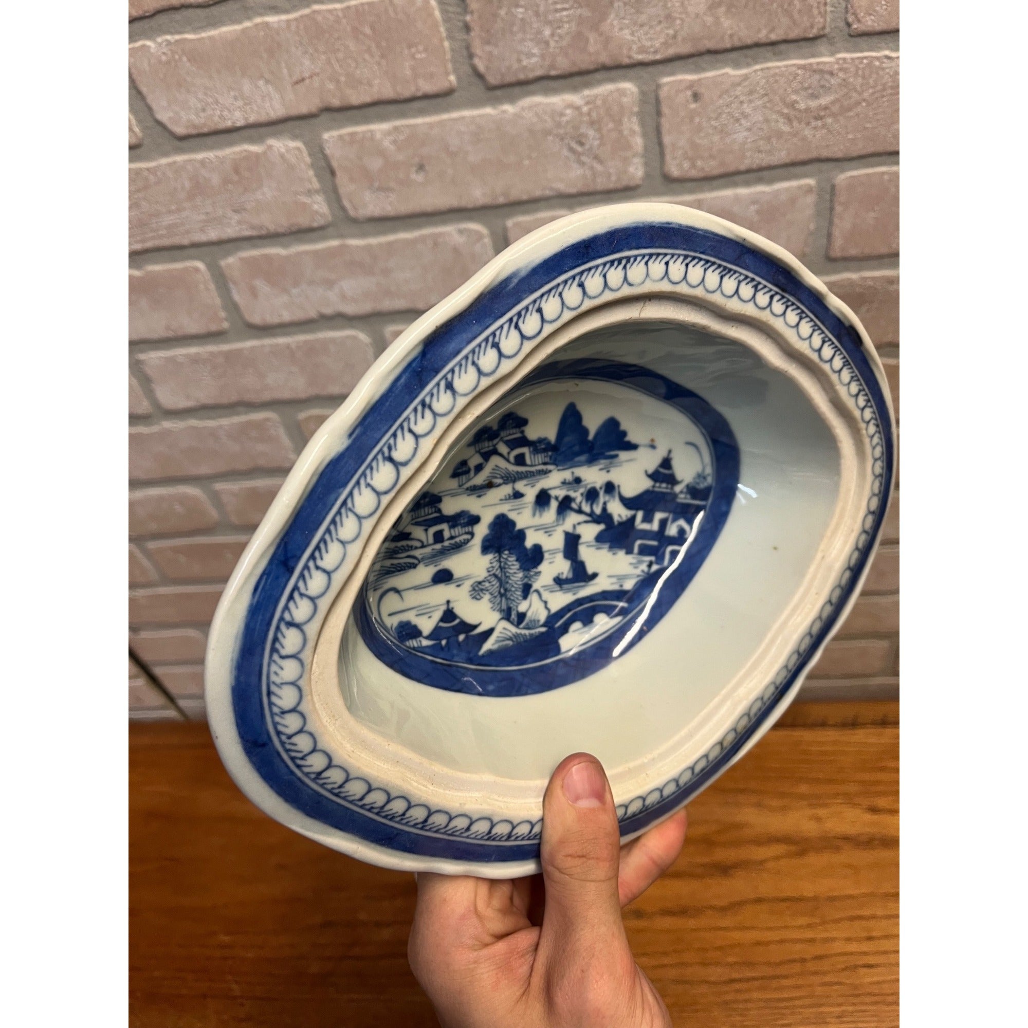Antique Chinese Export Porcelain Canton Oval Covered Vegetable Serving Dish Bowl