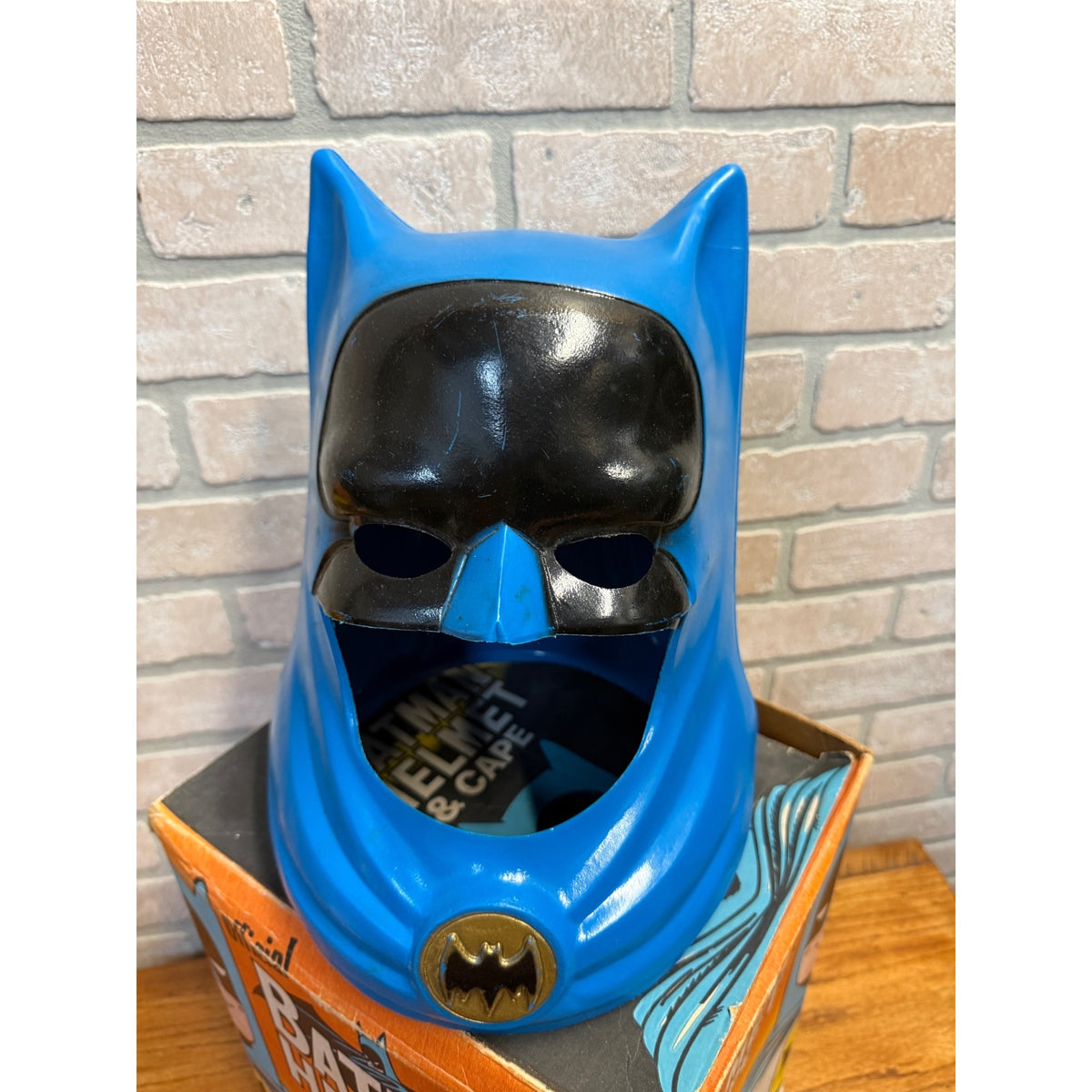 Vintage 1966 Official Batman Helmet & Cape Set Ideal Toy Corp DC Comics Box