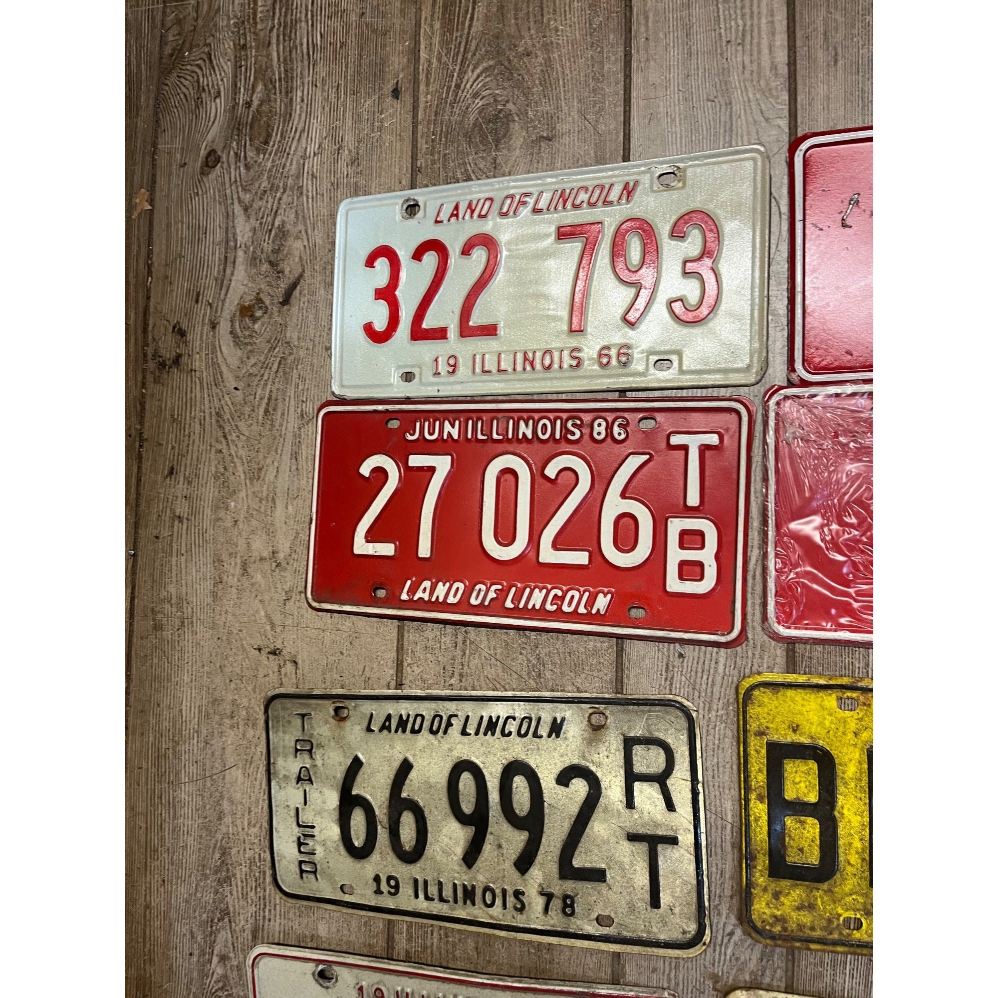 Vintage Large Lot (14) Illinois License Plates 1960s-1980s Land of Lincoln Motto