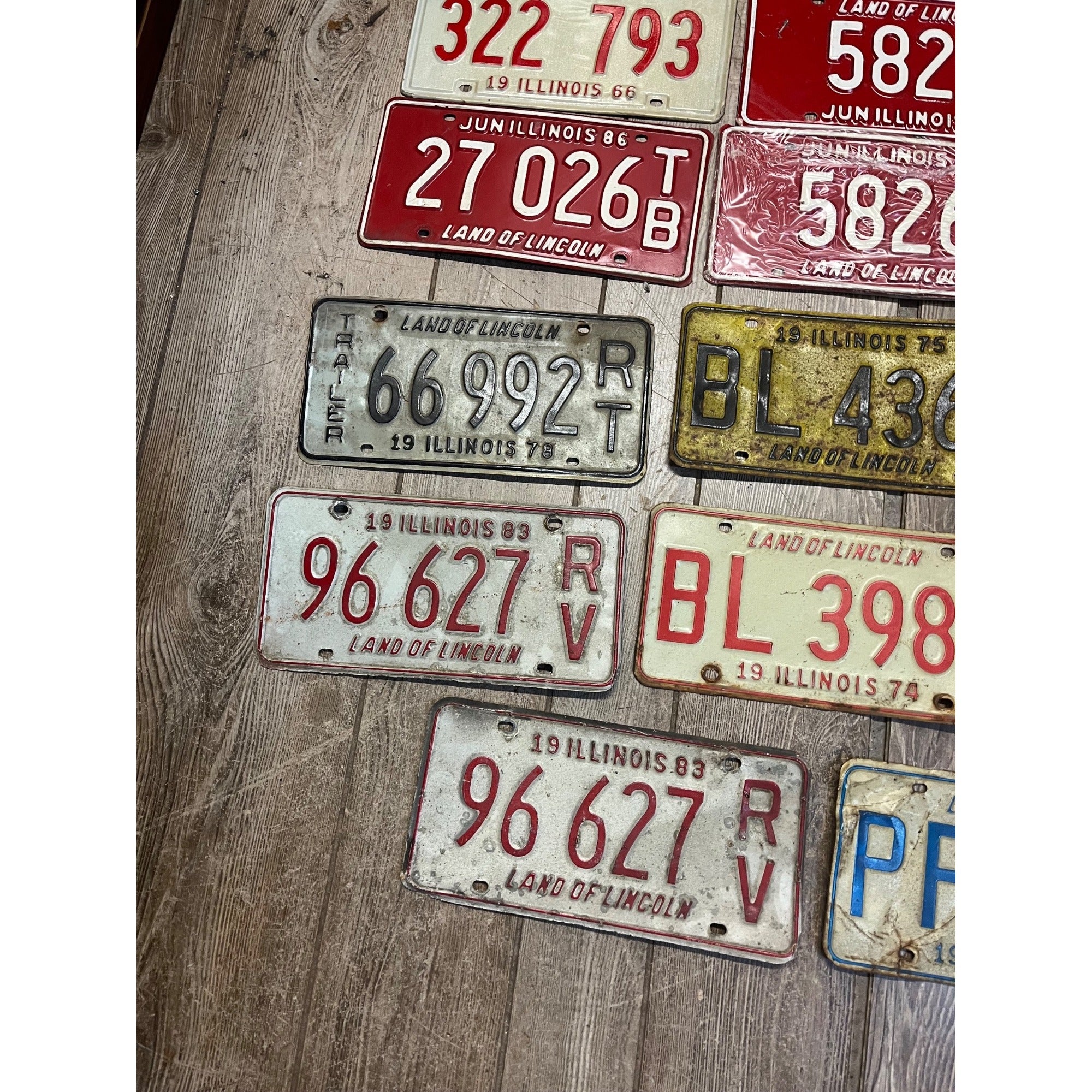 Vintage Large Lot (14) Illinois License Plates 1960s-1980s Land of Lincoln Motto