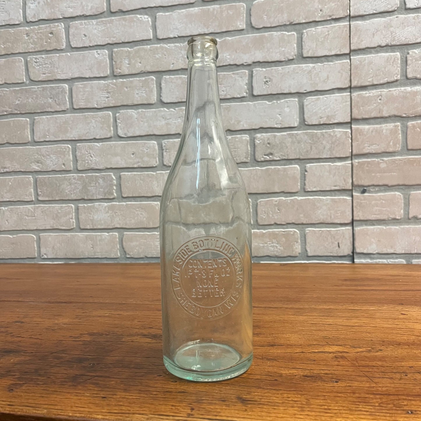 Vintage 1920s Lakeside Bottling Works Sheboygan Wisconsin Soda Bottle 1pt 8oz