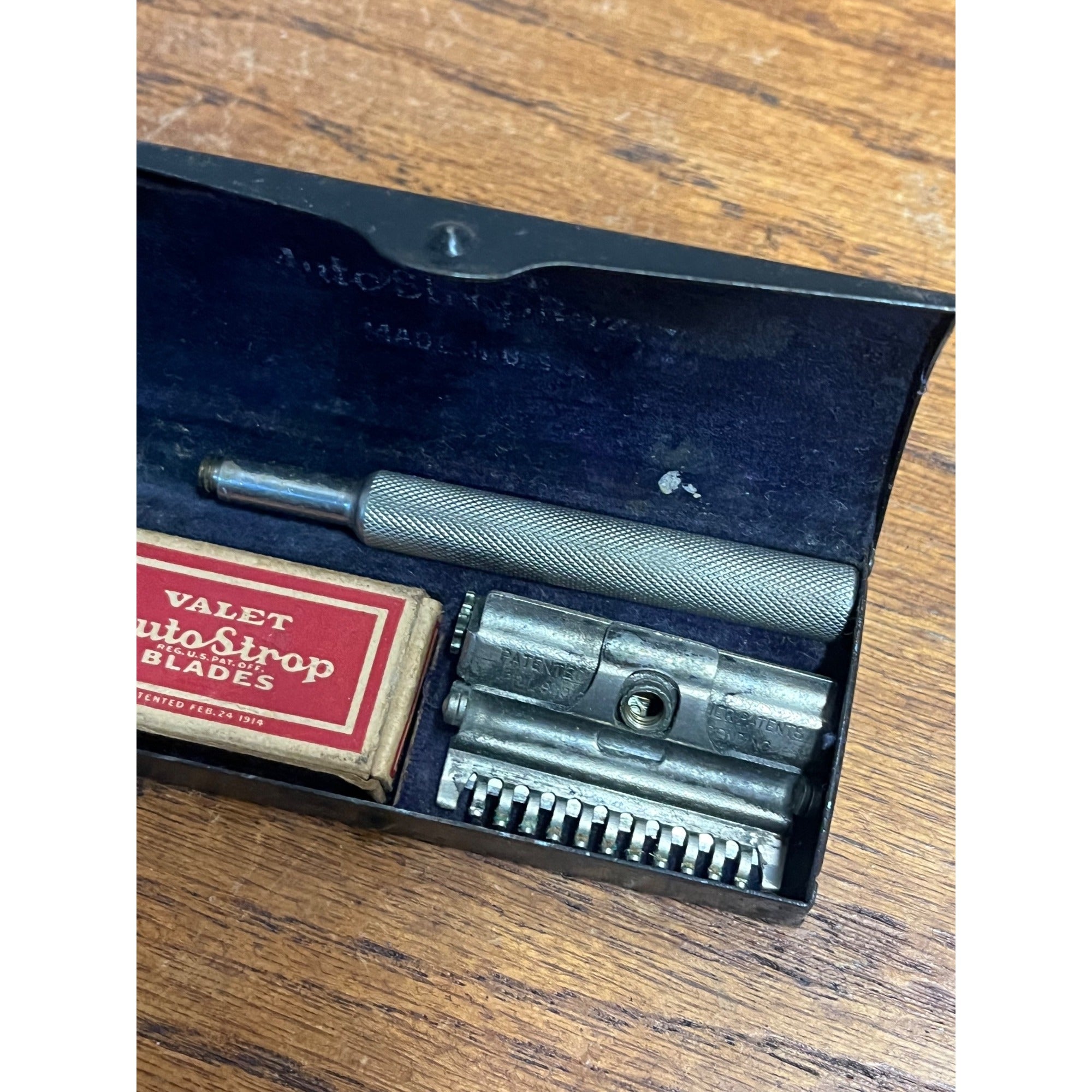 Vintage 1920s Valet Autostrop Safety Razor Set in Case Nickel-Plated w/ Blades