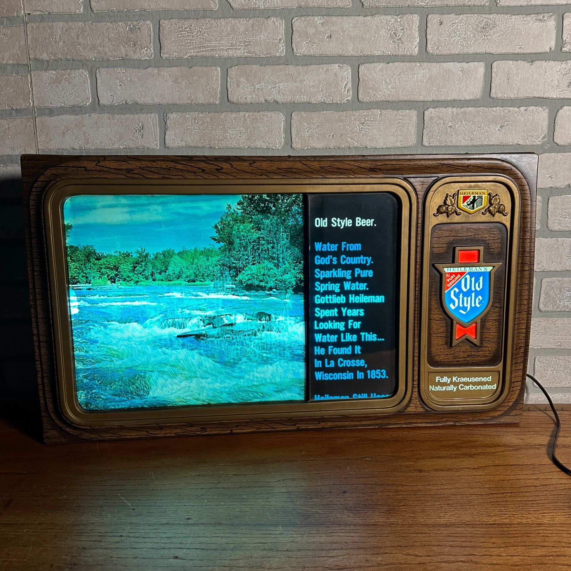 Vintage Heileman's Old Style Beer TV Simulator Scrolling Waterfall Lighted Bar Advertising Sign