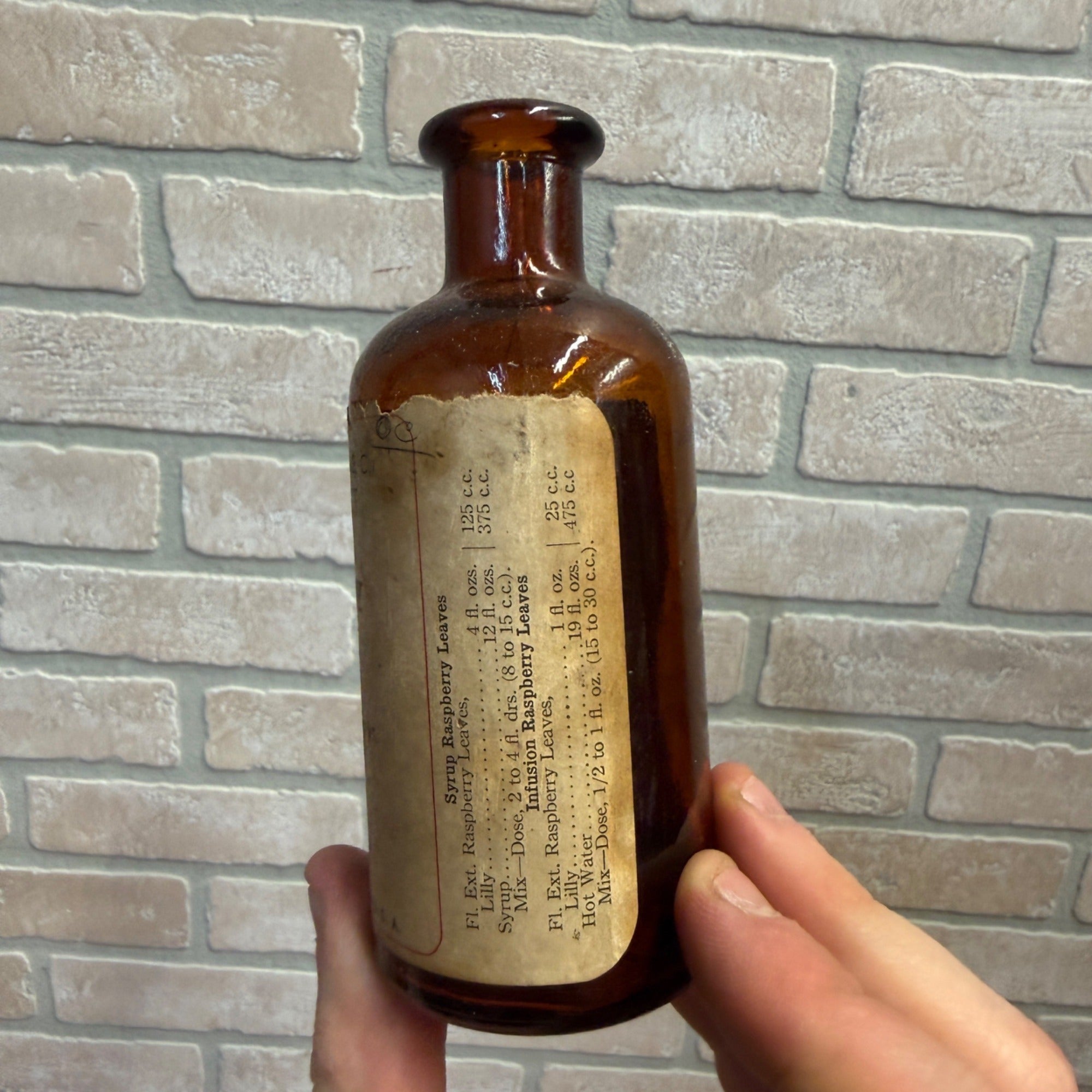 Vintage Lilly Drug Raspberry Leaves Fluid Extract Bottle Empty