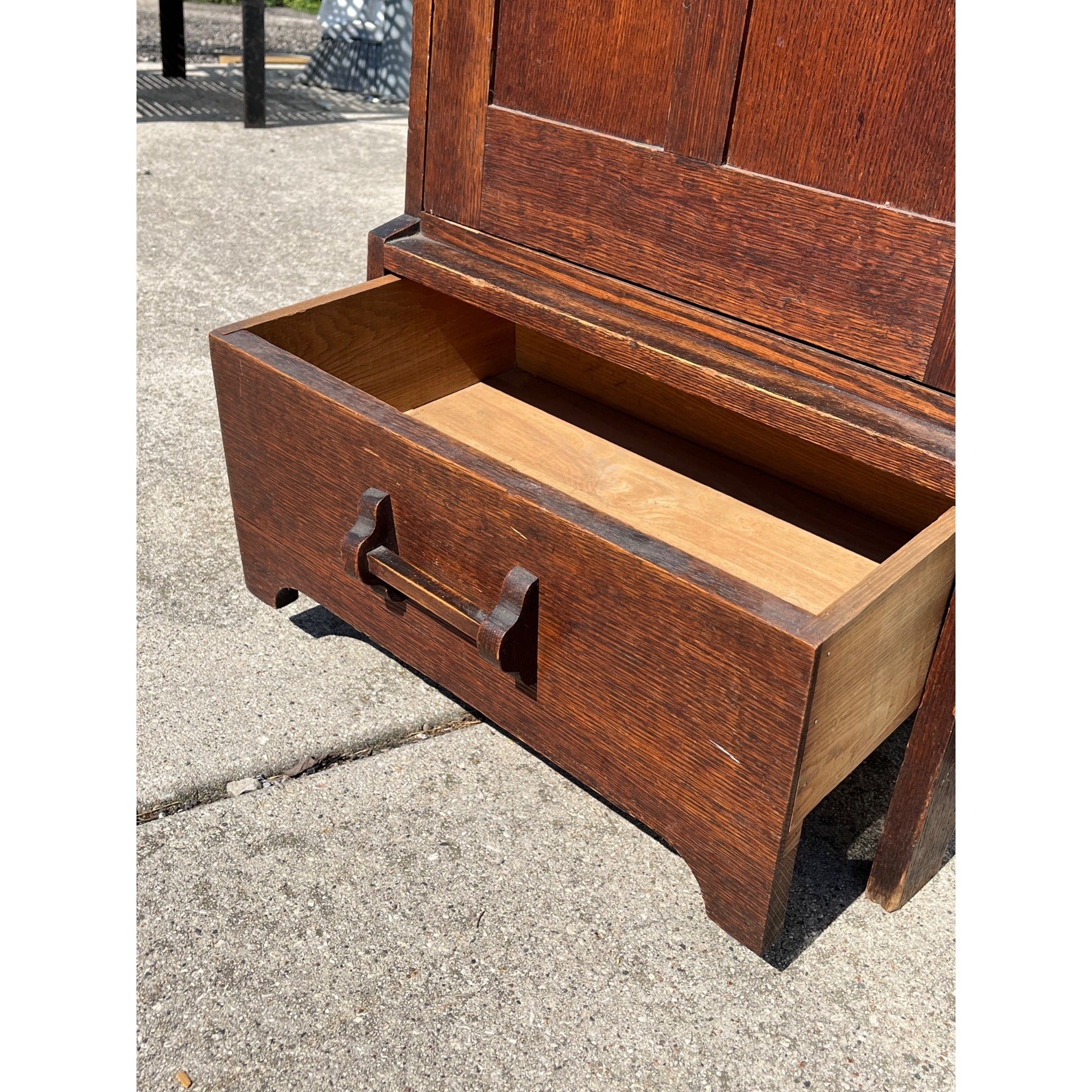 Original Antique Arts & Crafts Mission Quartersawn Oak Gentlemen's Bar Cabinet