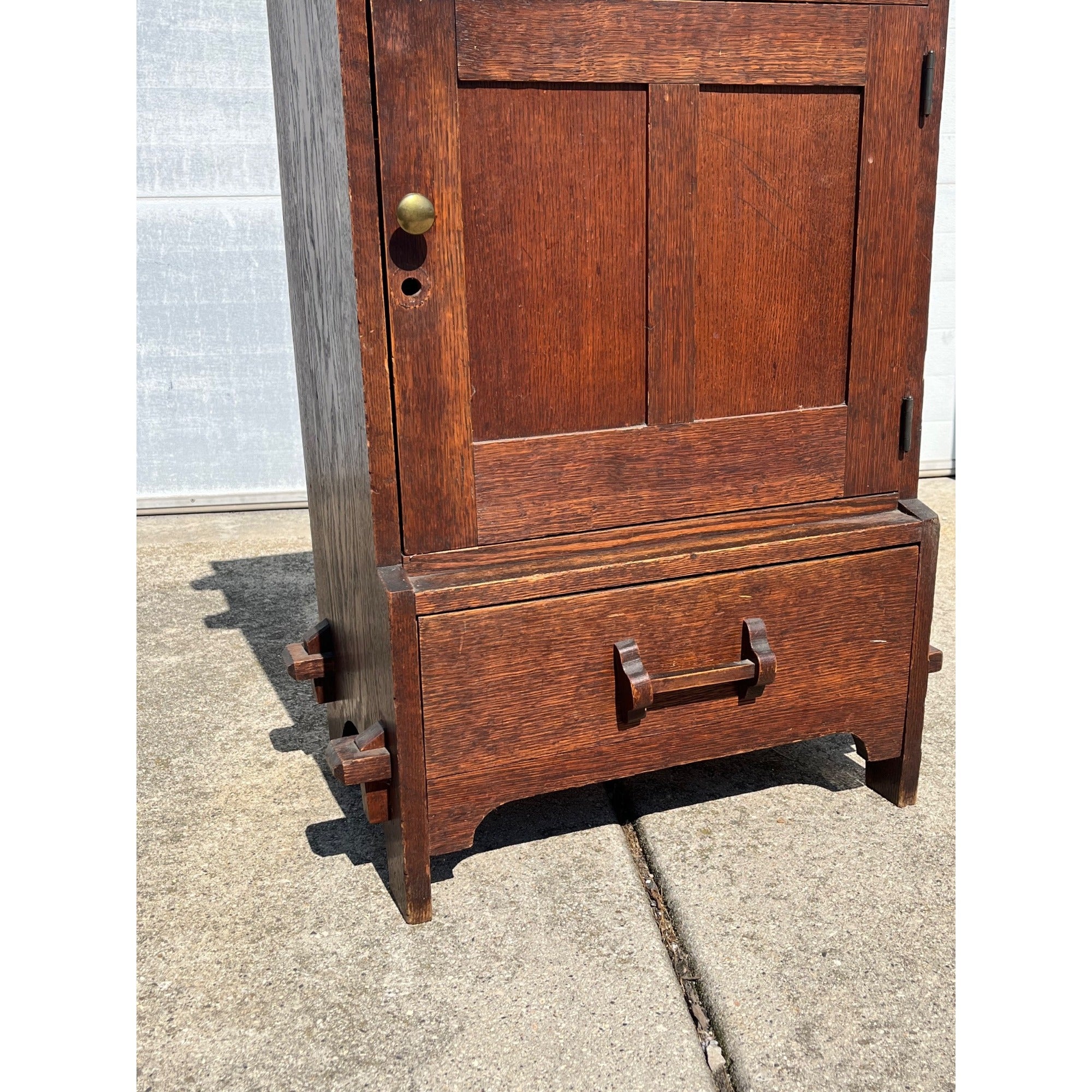 Original Antique Arts & Crafts Mission Quartersawn Oak Gentlemen's Bar Cabinet