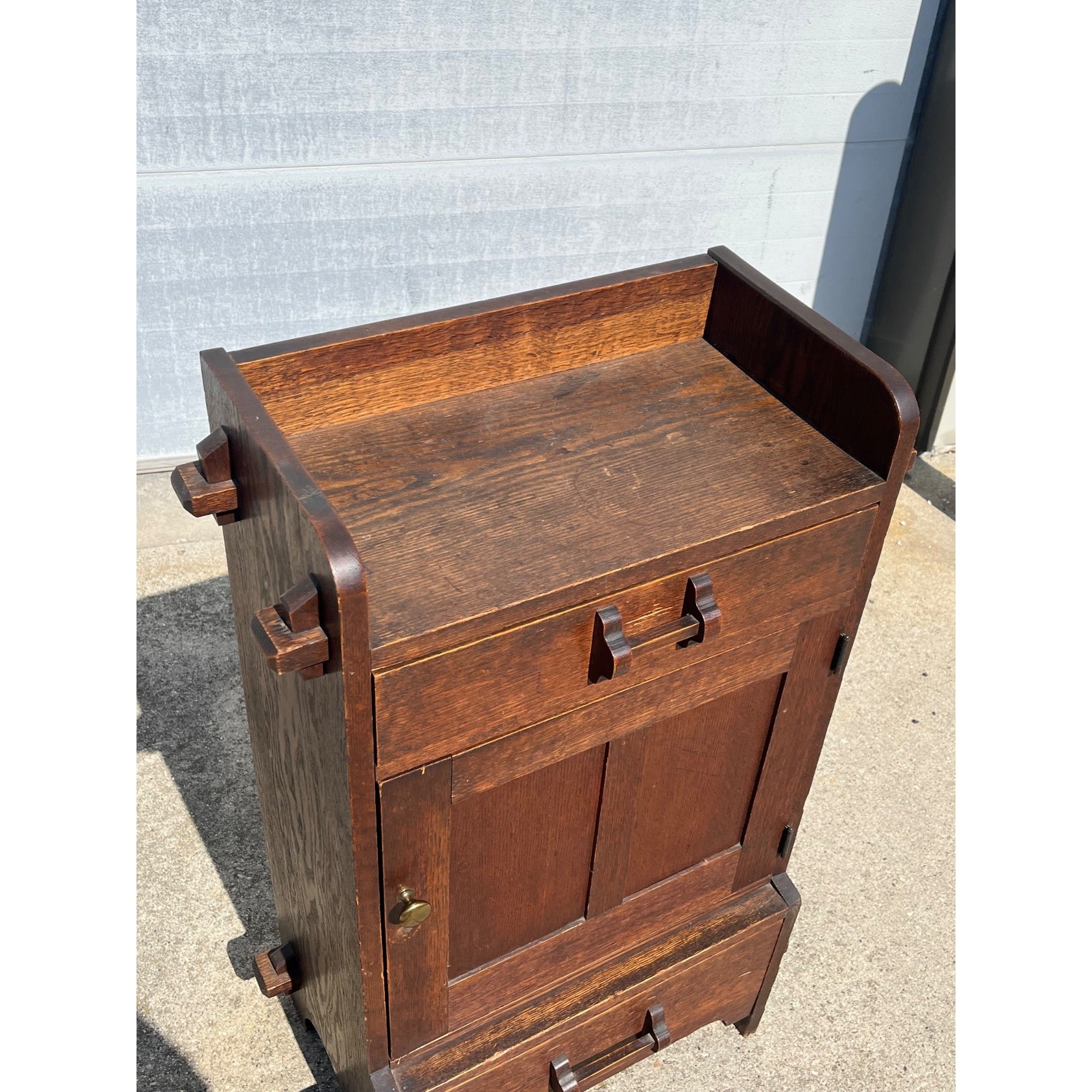 Original Antique Arts & Crafts Mission Quartersawn Oak Gentlemen's Bar Cabinet