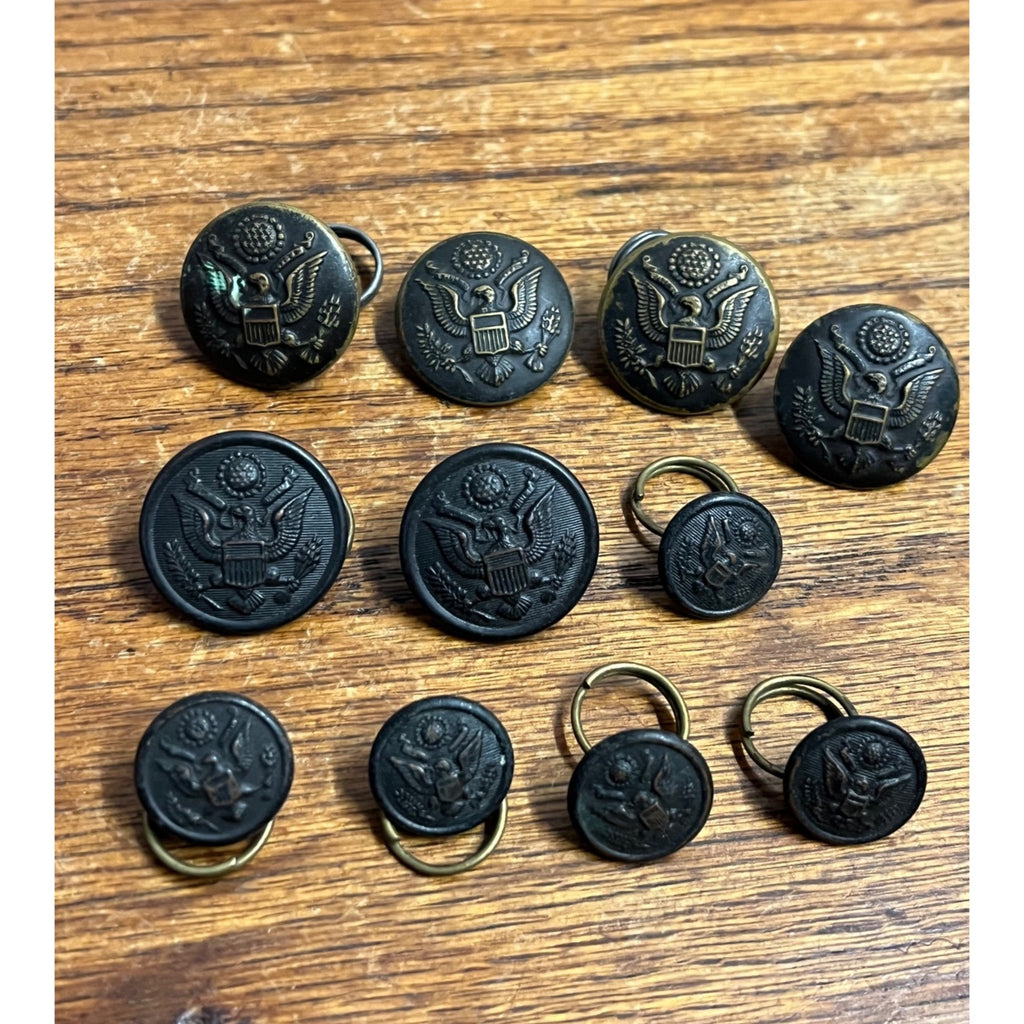 Lot of 11 WWI WW1 US Army Eagle Metal Coat Buttons Scovill & R-L Mfg Co.