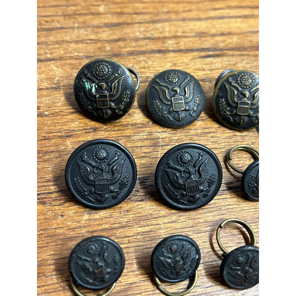 Lot of 11 WWI WW1 US Army Eagle Metal Coat Buttons Scovill & R-L Mfg Co.