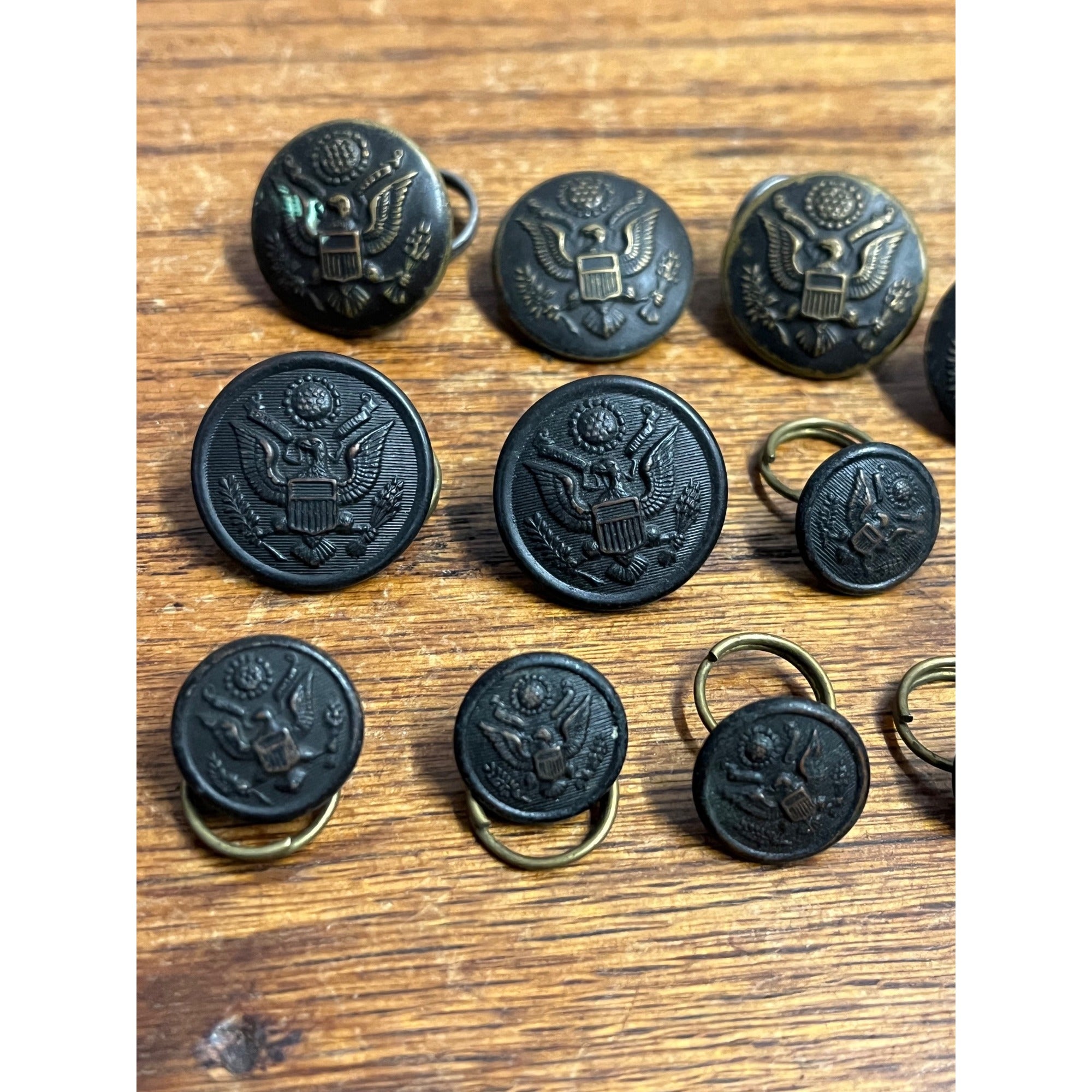 Lot of 11 WWI WW1 US Army Eagle Metal Coat Buttons Scovill & R-L Mfg Co.