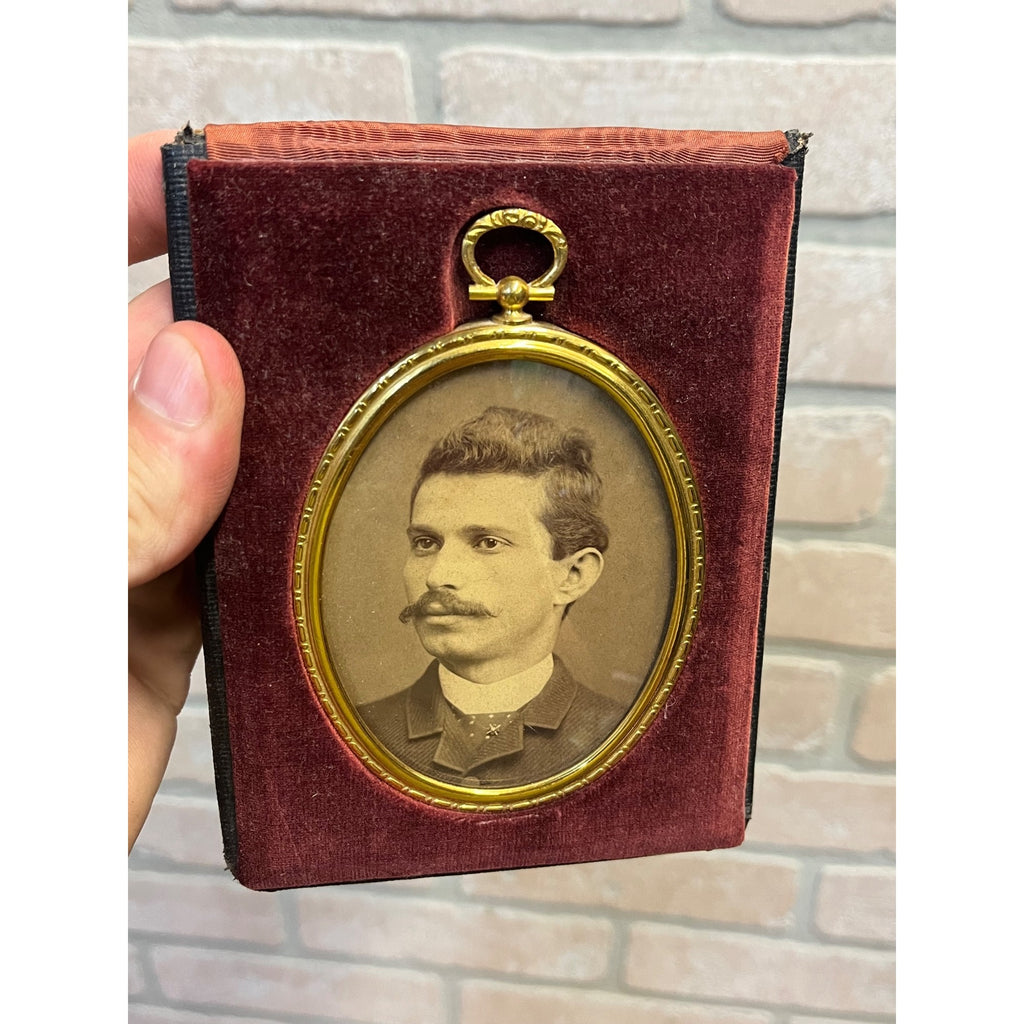 Antique Victorian Tin Gold-Tone Ornate Photograph Photo in Frame w/ Velvet Case