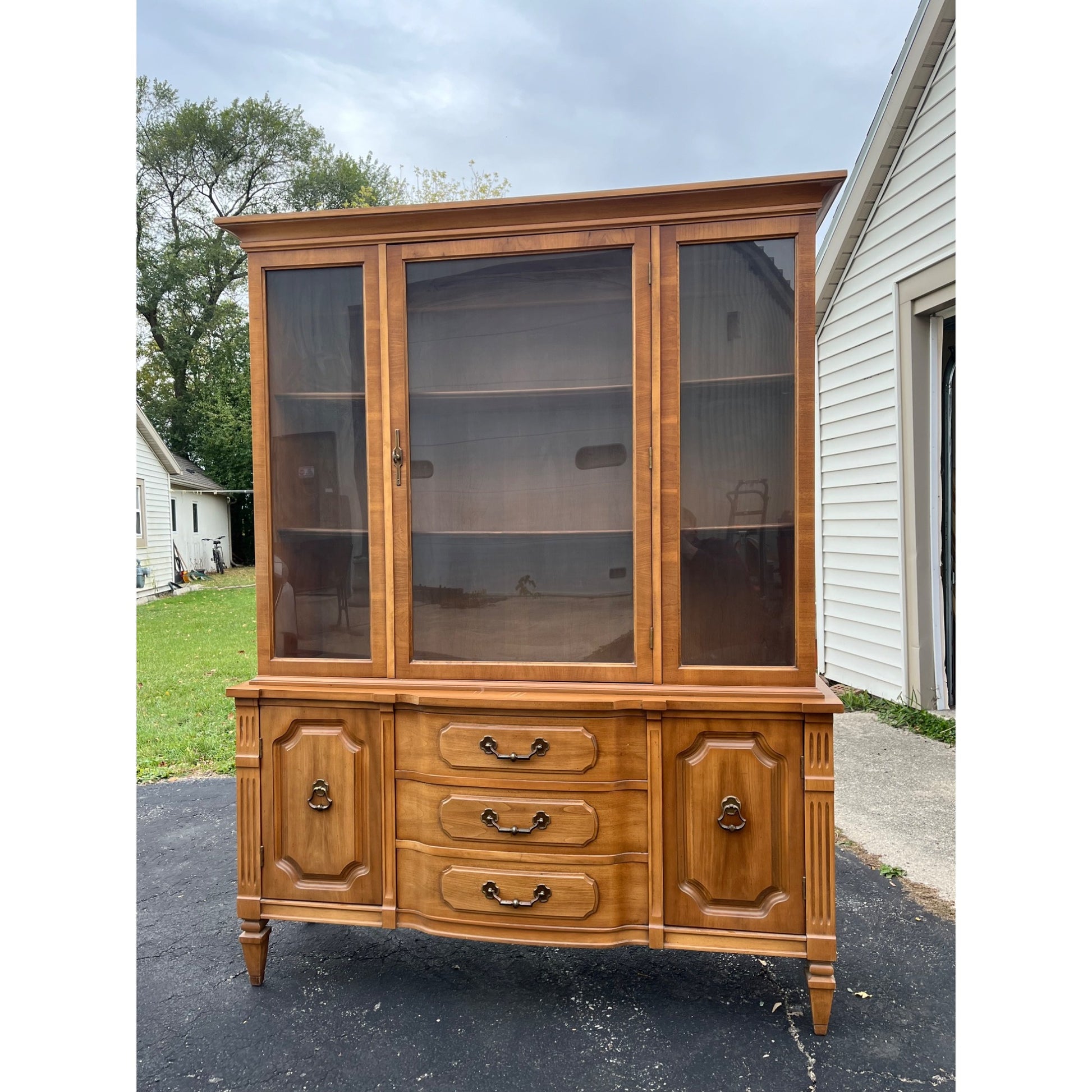 Vintage 1960s Mid-Century Kitchen China Hutch Cabinet Buffet Curio
