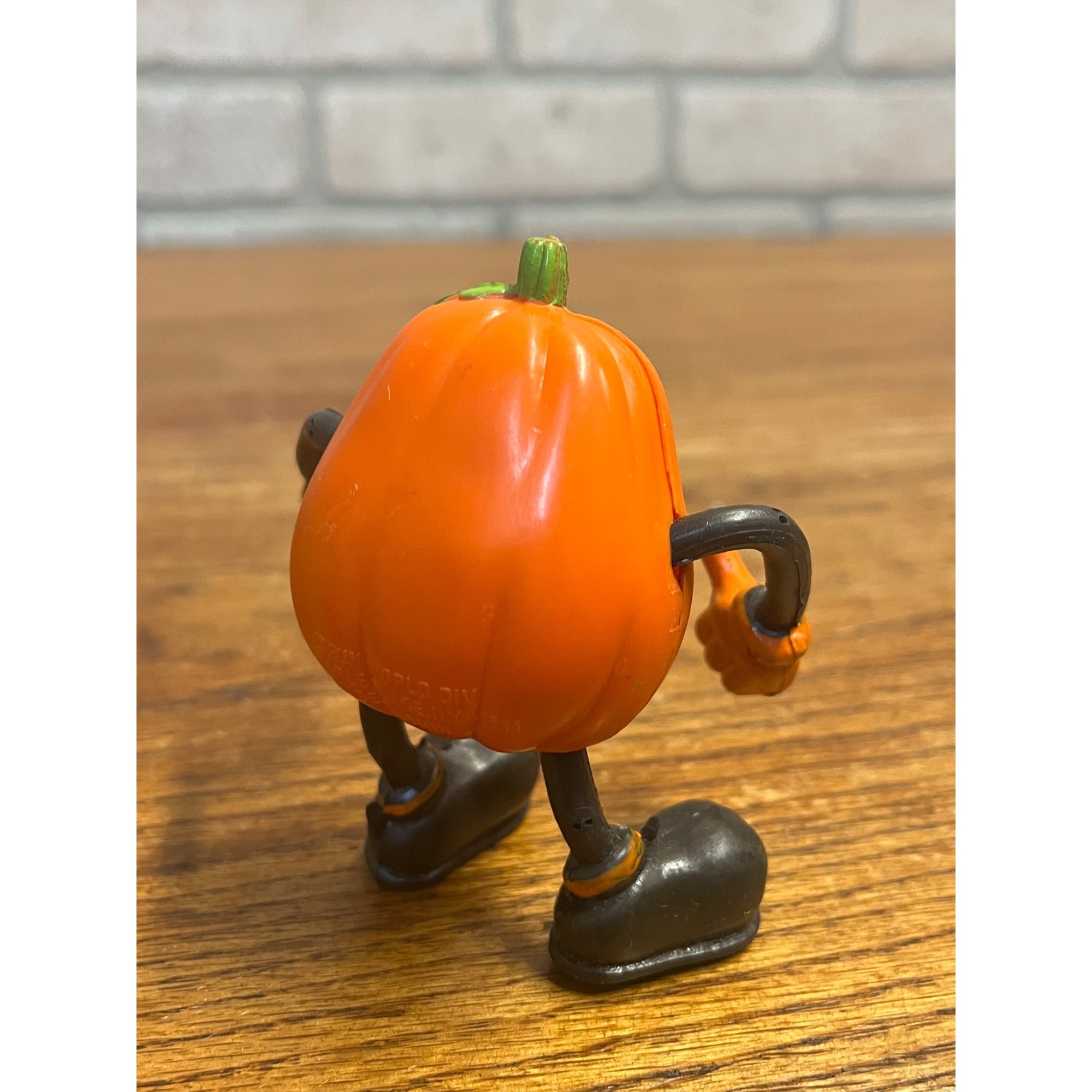 Vintage Halloween Fun World Pumpkin Toy Figure Bendable Pop-Up Squeak Toy Lot ++