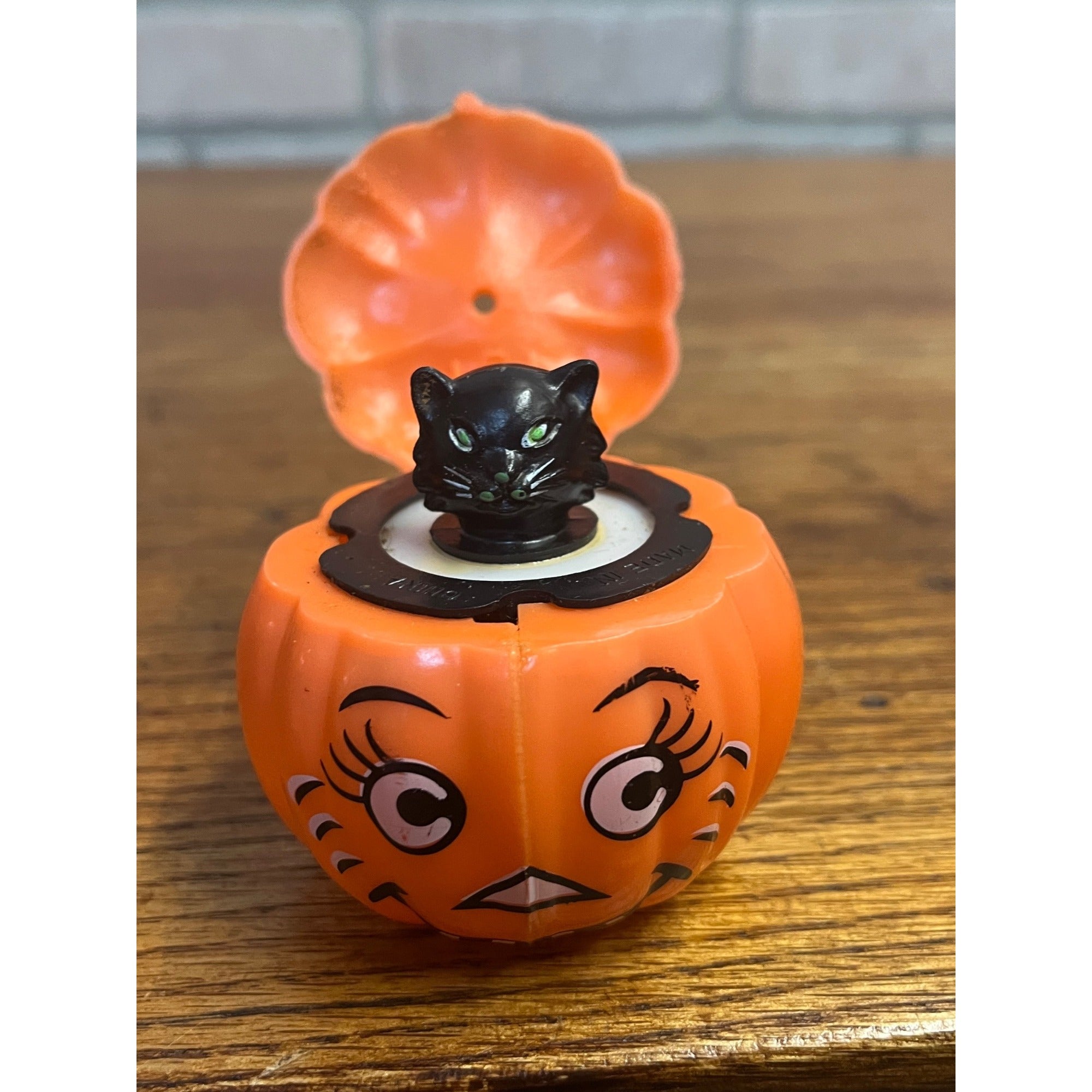 Vintage Halloween Fun World Pumpkin Toy Figure Bendable Pop-Up Squeak Toy Lot ++