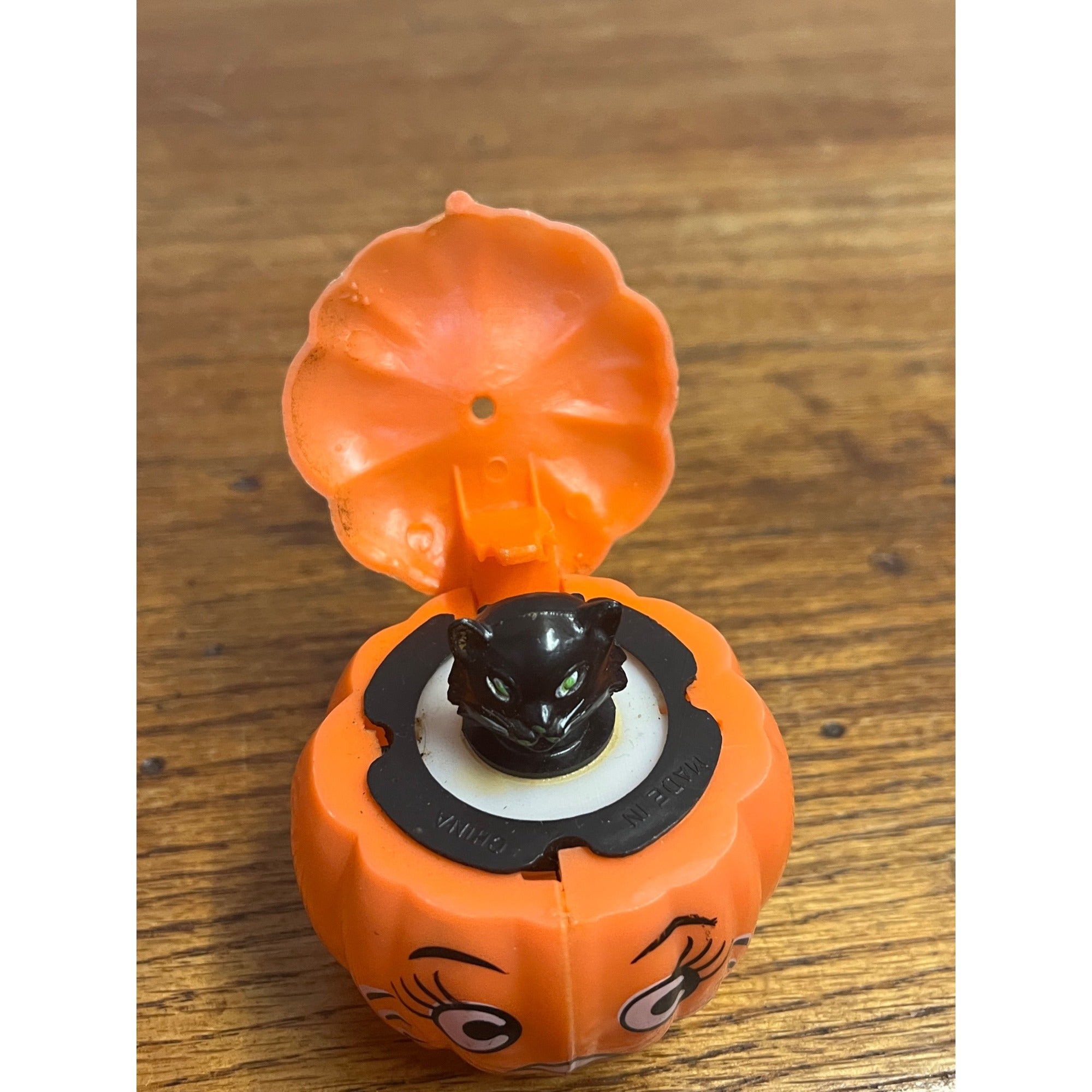 Vintage Halloween Fun World Pumpkin Toy Figure Bendable Pop-Up Squeak Toy Lot ++