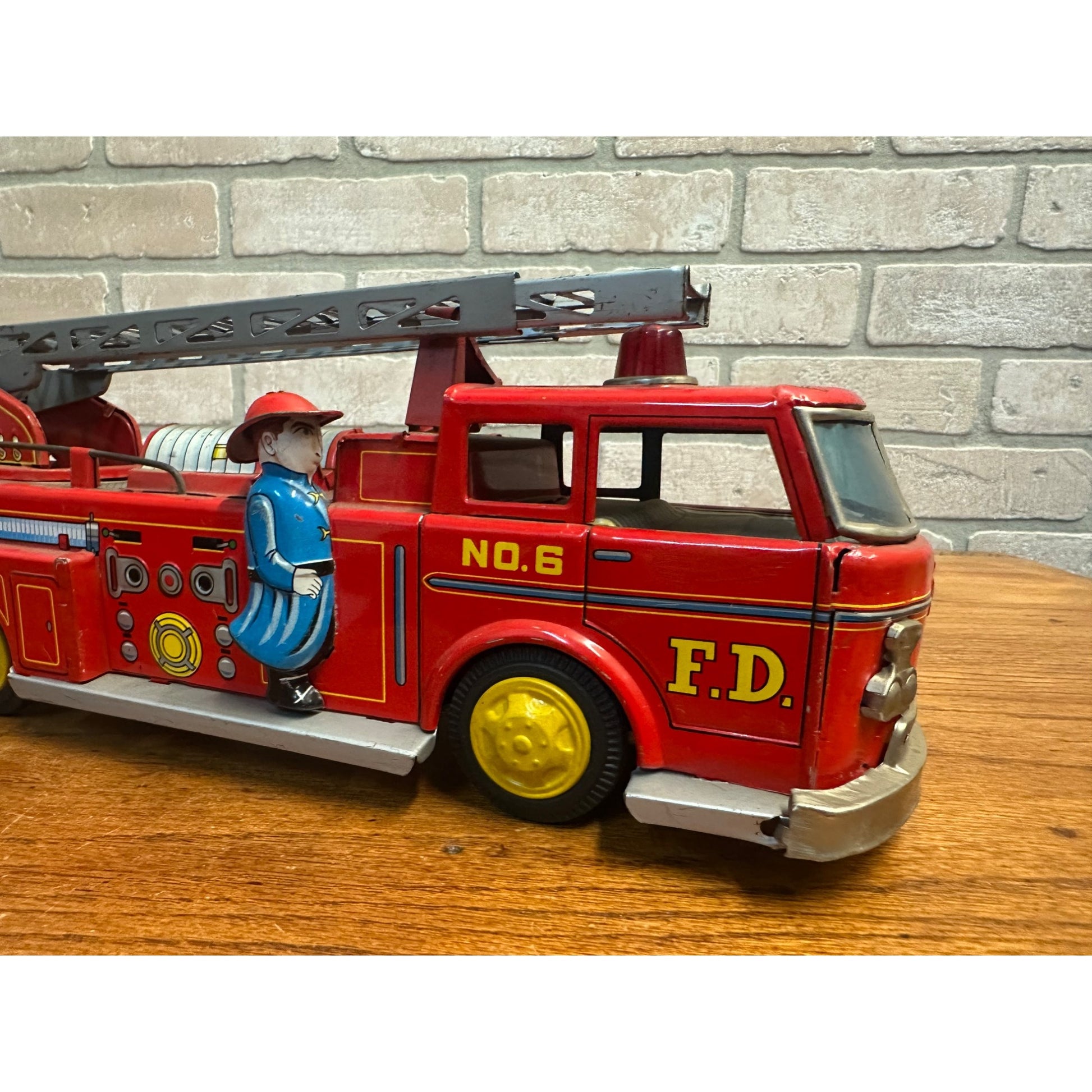 Vintage Tin Litho Fire Engine Ladder Truck Friction Toy Japan TN Nomura - Works!
