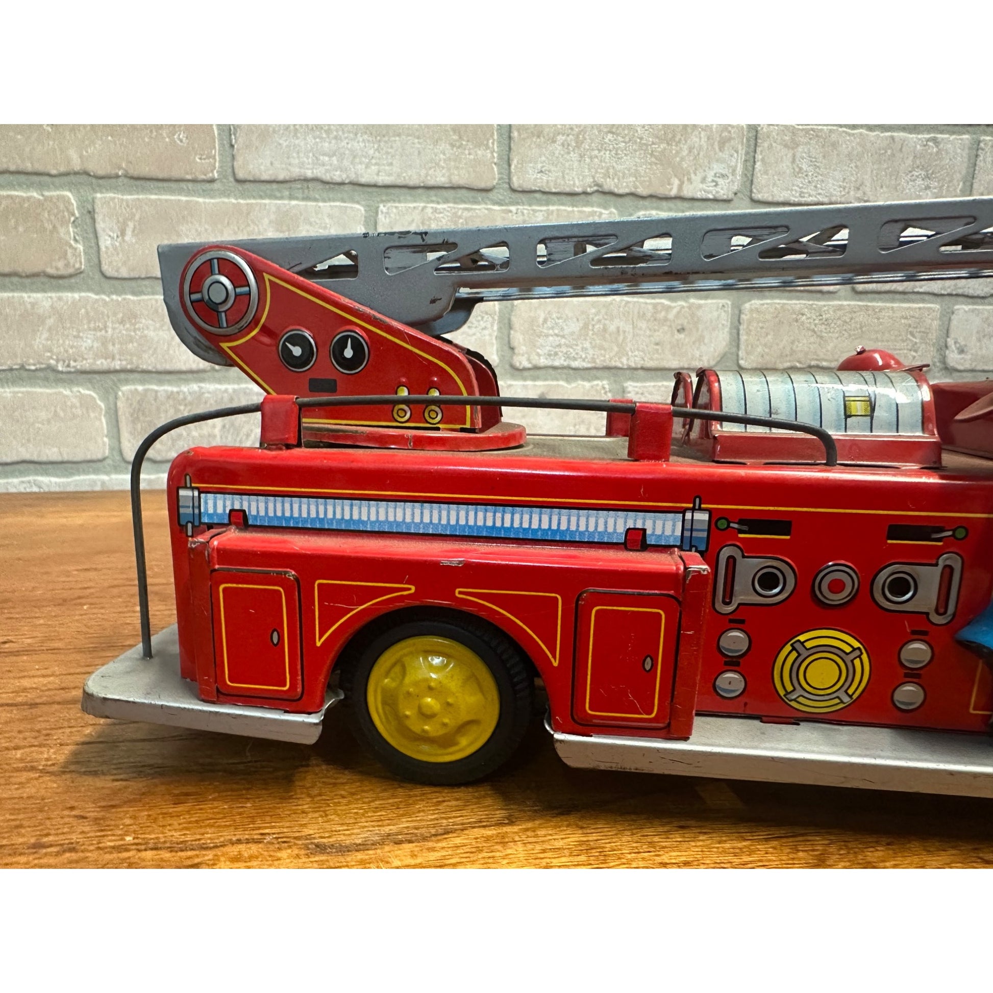 Vintage Tin Litho Fire Engine Ladder Truck Friction Toy Japan TN Nomura - Works!
