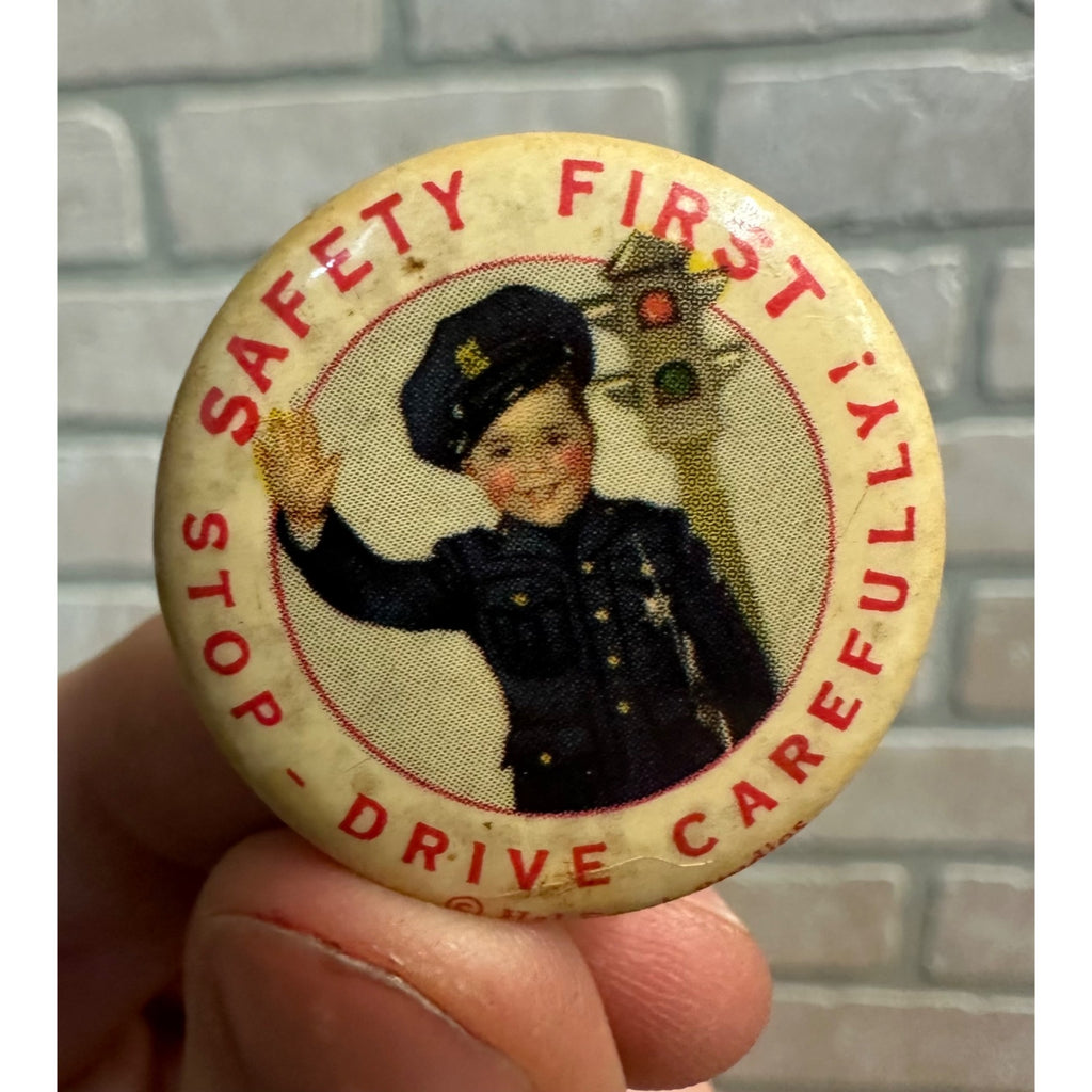 Antique 1930s Spanky Our Gang Hal Roach Safety First Celluloid Pin Back Pinback