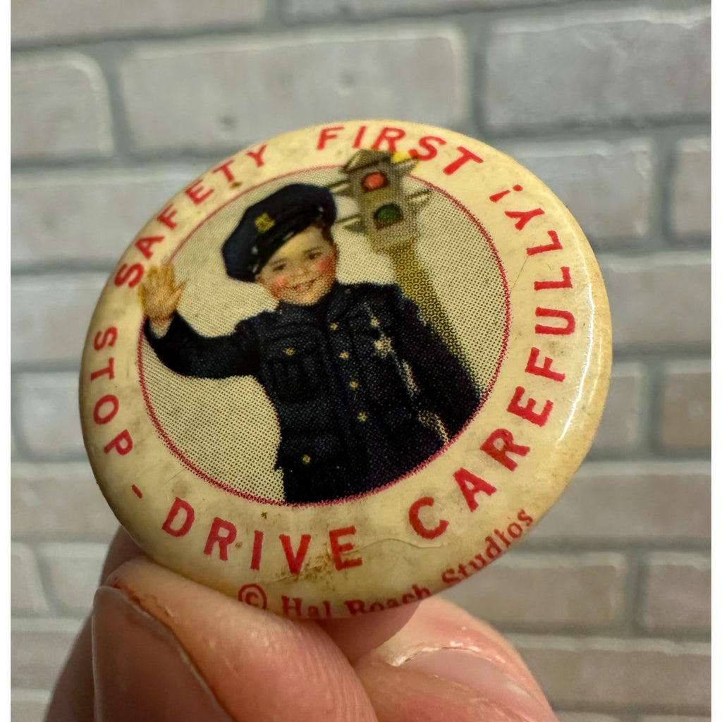 Antique 1930s Spanky Our Gang Hal Roach Safety First Celluloid Pin Back Pinback