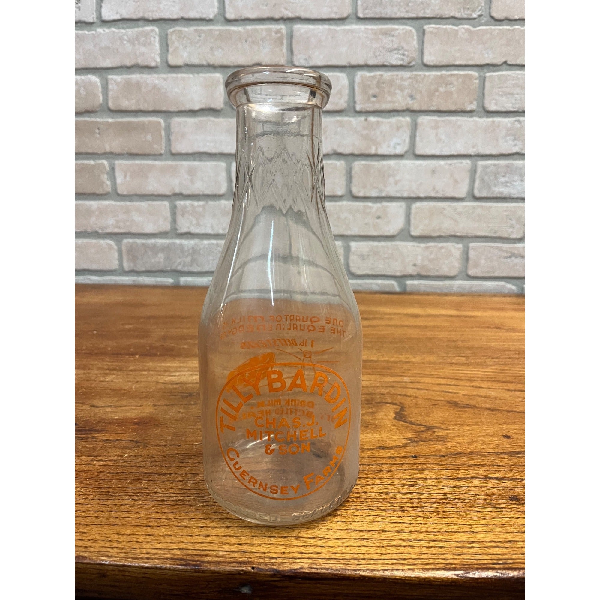 Tillybardin Guernsey Farms Chas. J. Mitchell ACL Quart Milk Bottle Waukesha WI