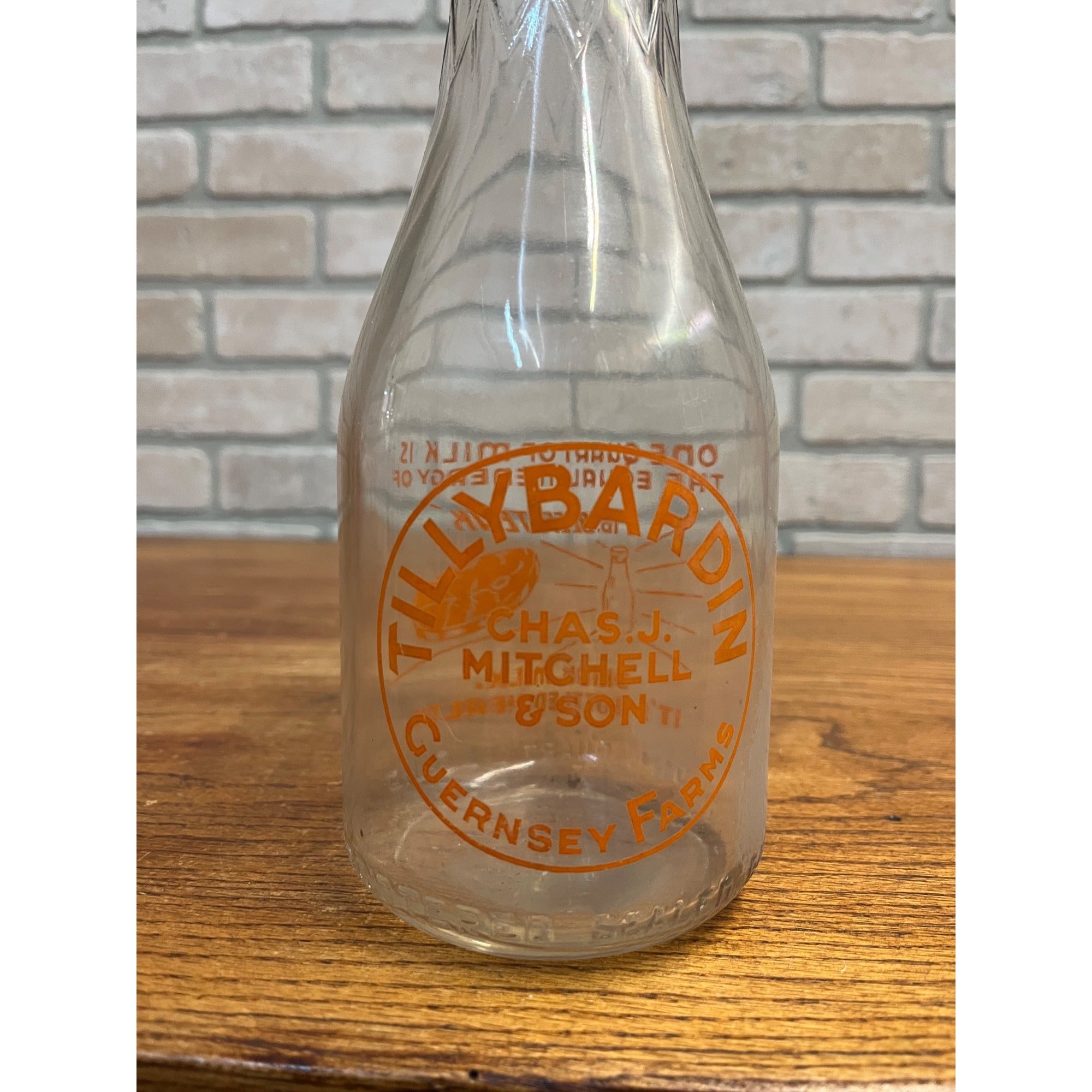 Tillybardin Guernsey Farms Chas. J. Mitchell ACL Quart Milk Bottle Waukesha WI