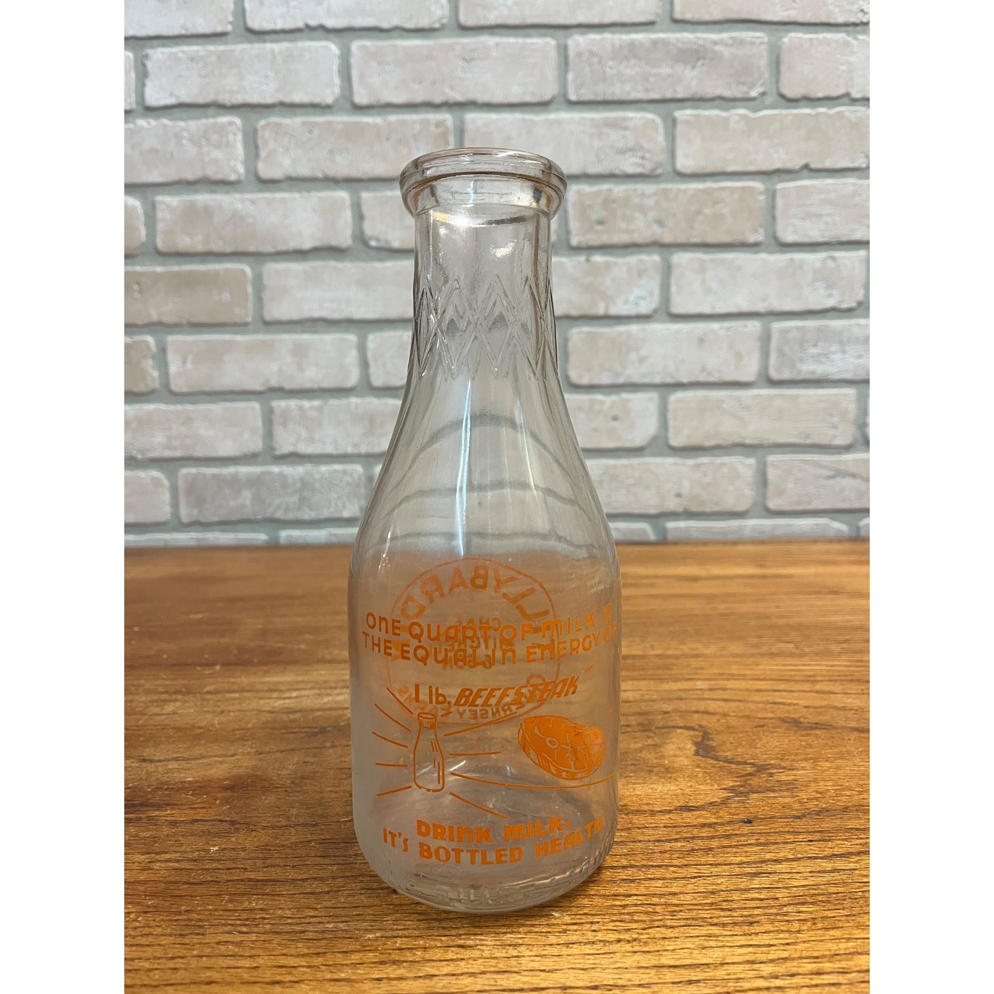 Tillybardin Guernsey Farms Chas. J. Mitchell ACL Quart Milk Bottle Waukesha WI