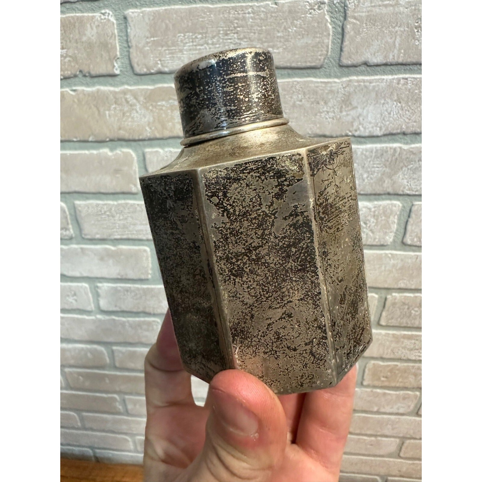 Vintage Reed & Barton Solid Sterling Silver Tea Caddy - 108.43 Grams g