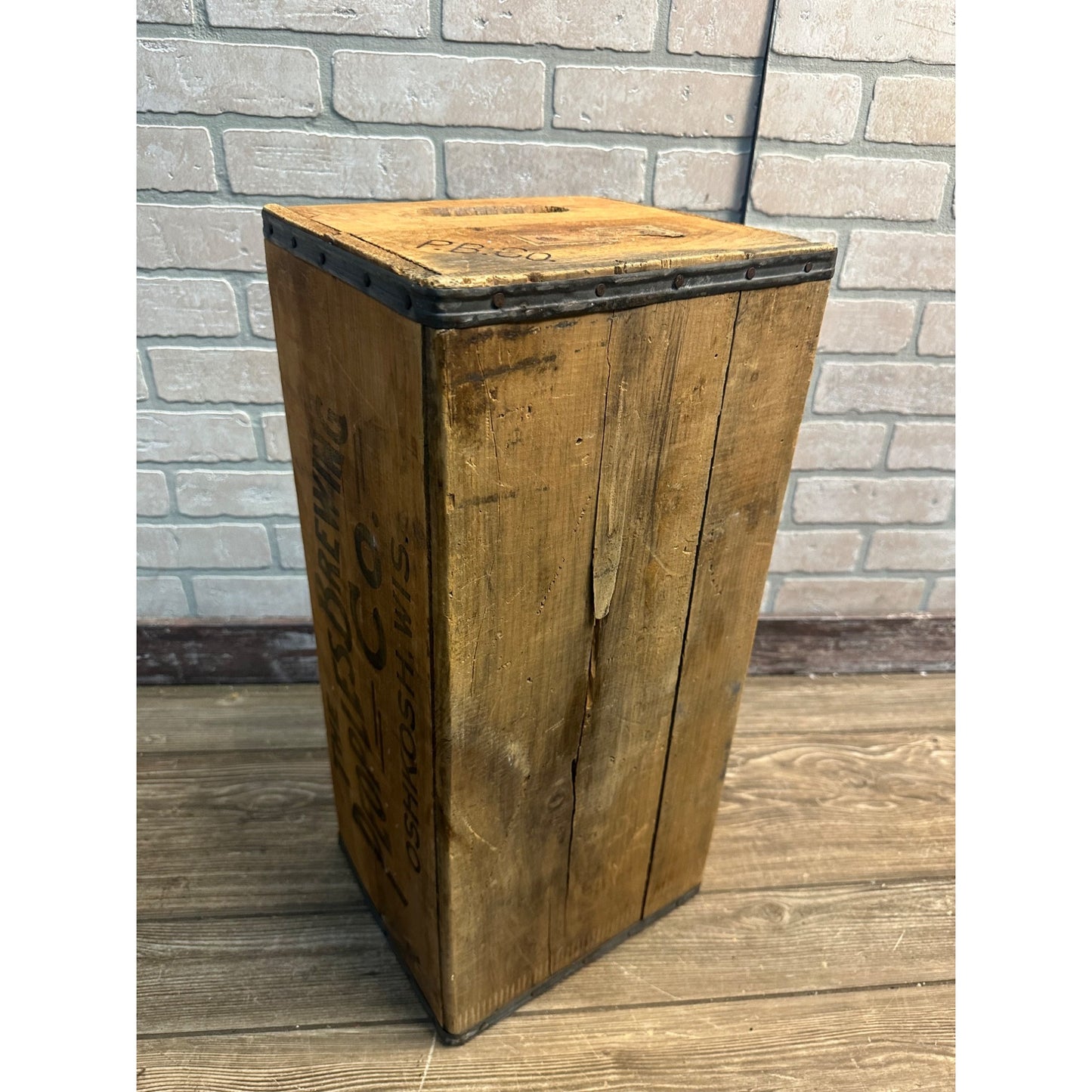 Vintage People's Brewing Co. Wooden Beer Bottle Crate Case (Oshkosh Wis)