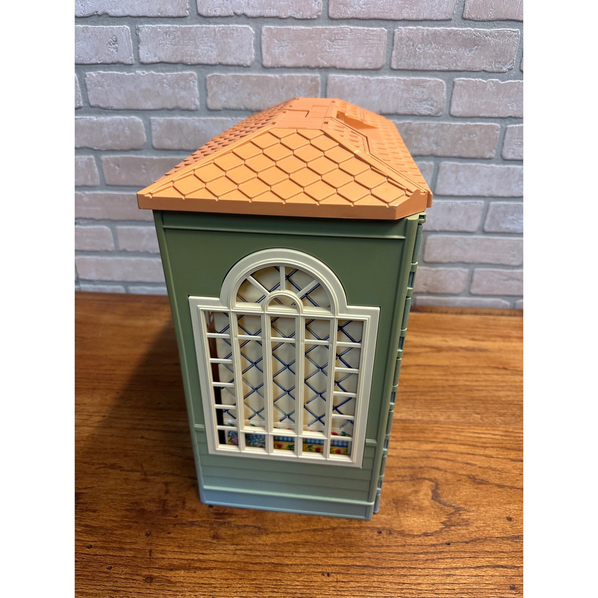 Vintage Mattel Barbie 1998 Fold Out Family Cottage Dollhouse w/ Accessories