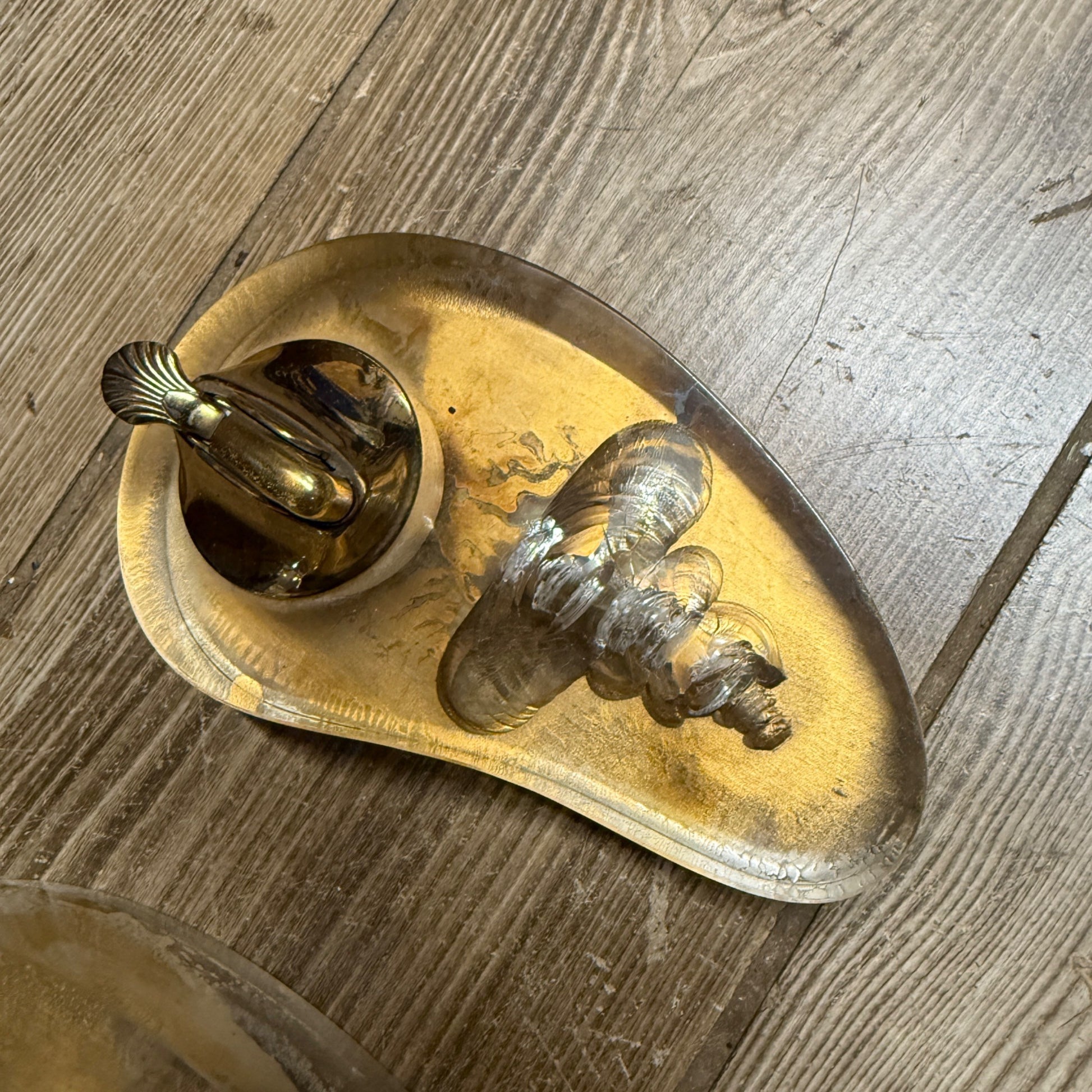 Vintage Mid Century Gold Lighter Ashtray Lucite Table Lighter Ashtray