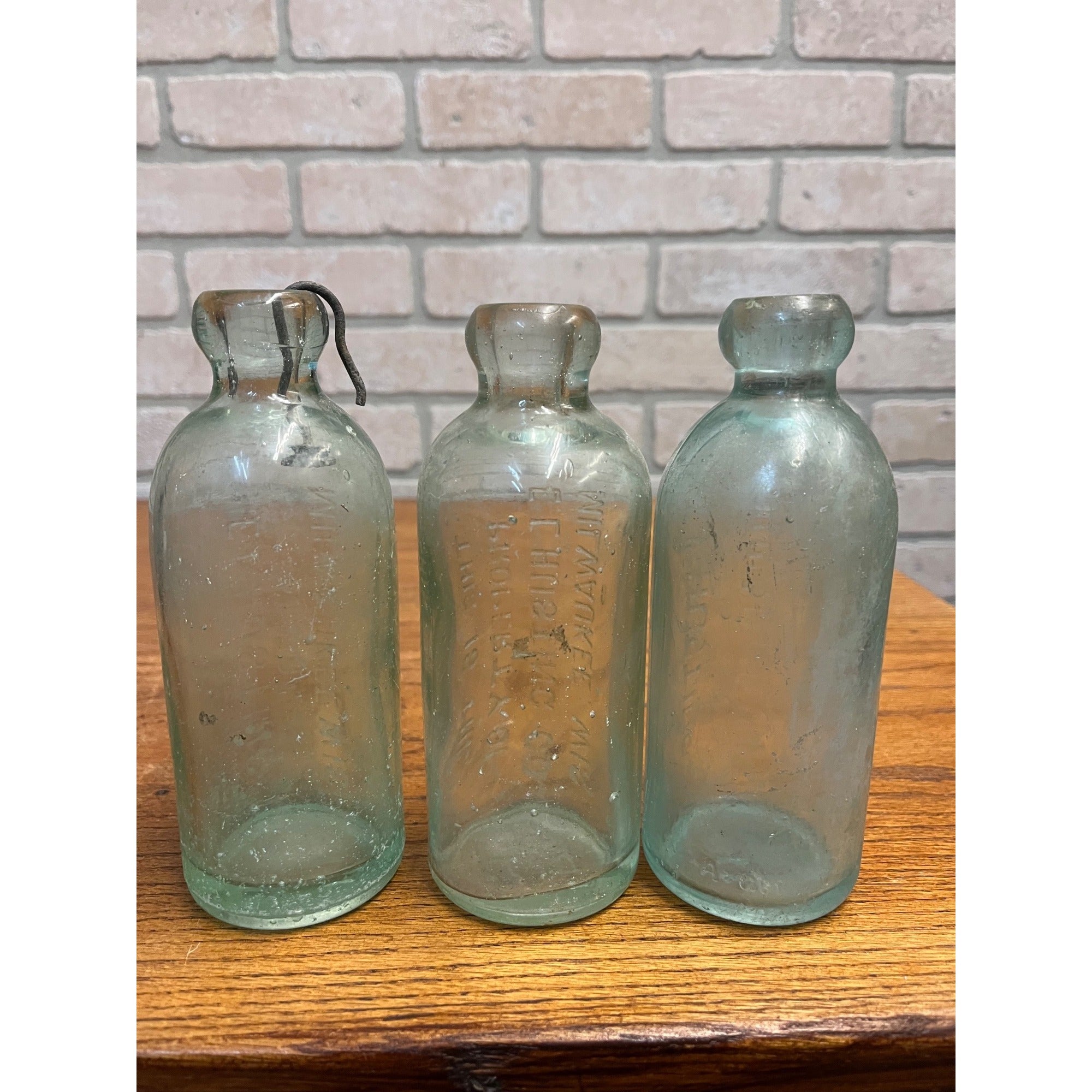 E.L. Husting Milwaukee Wisconsin Blob Top Hutchinson Soda Bottles Lot (3)