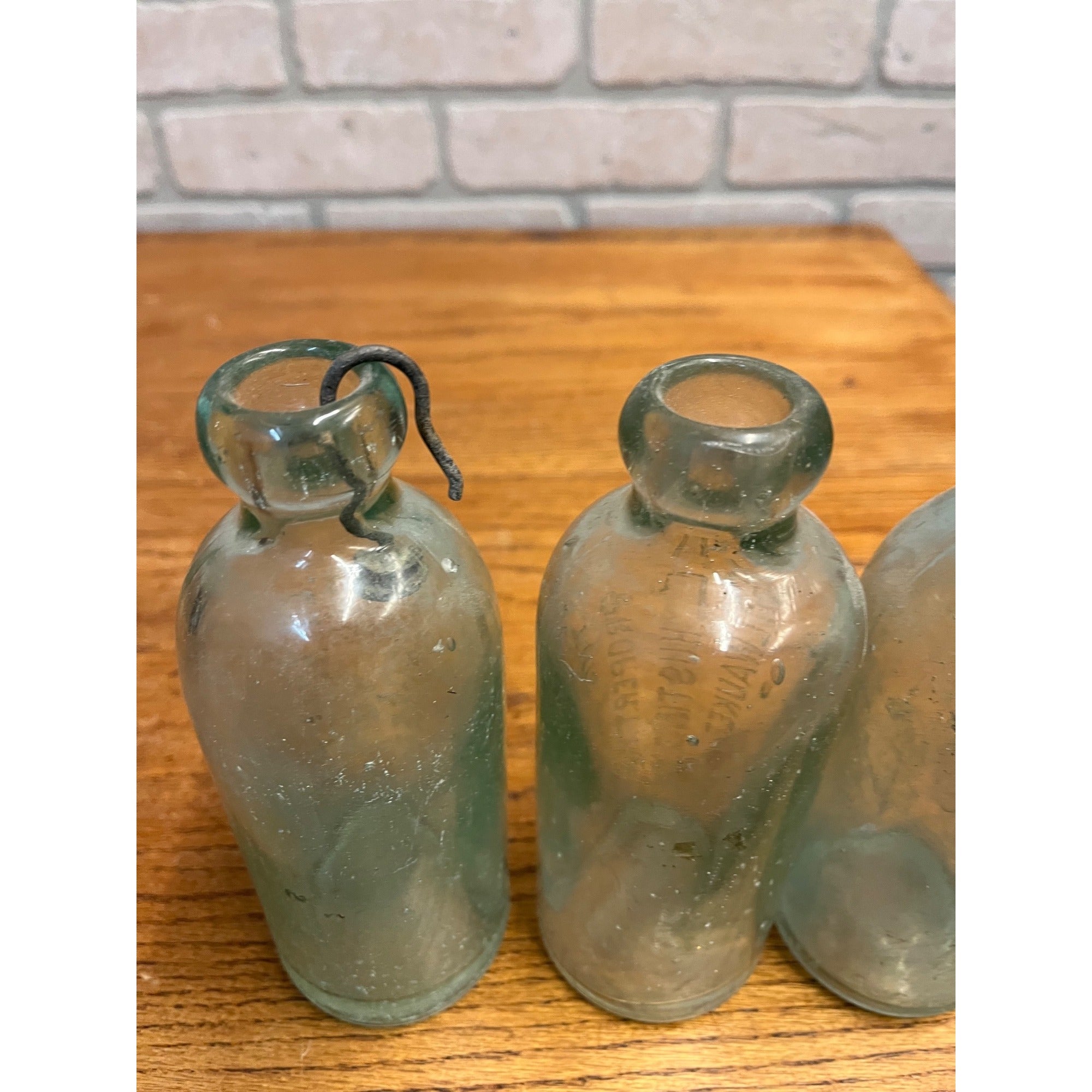 E.L. Husting Milwaukee Wisconsin Blob Top Hutchinson Soda Bottles Lot (3)