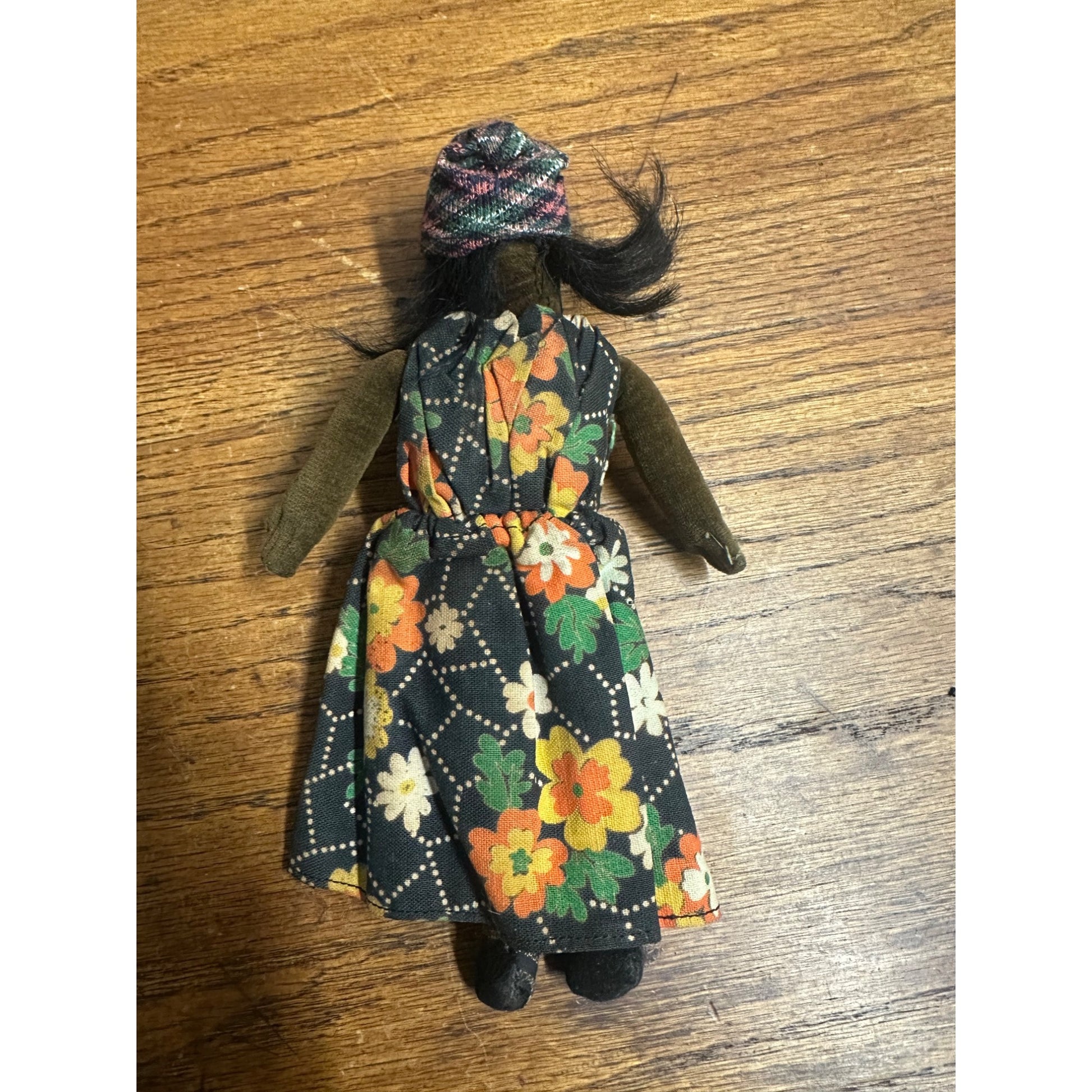 Vintage 1930s Norah Wellings Felt Fabric Black Native Islander Dolls Pair