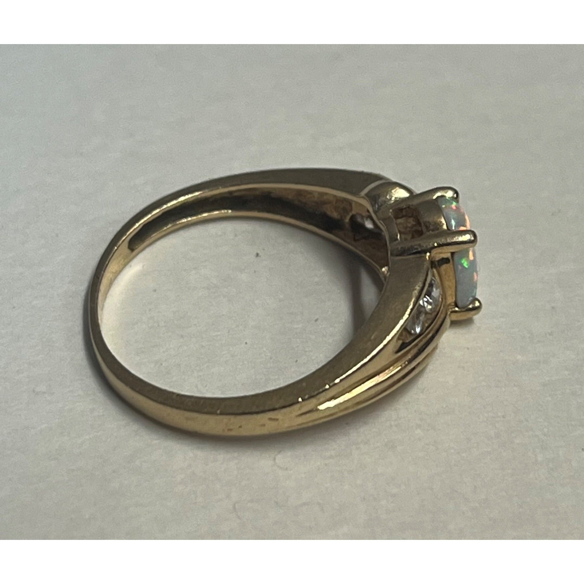 Vintage 10K Gold Oval Opal Ring Estate Jewelry Size 5.75 - 2.19g Grams