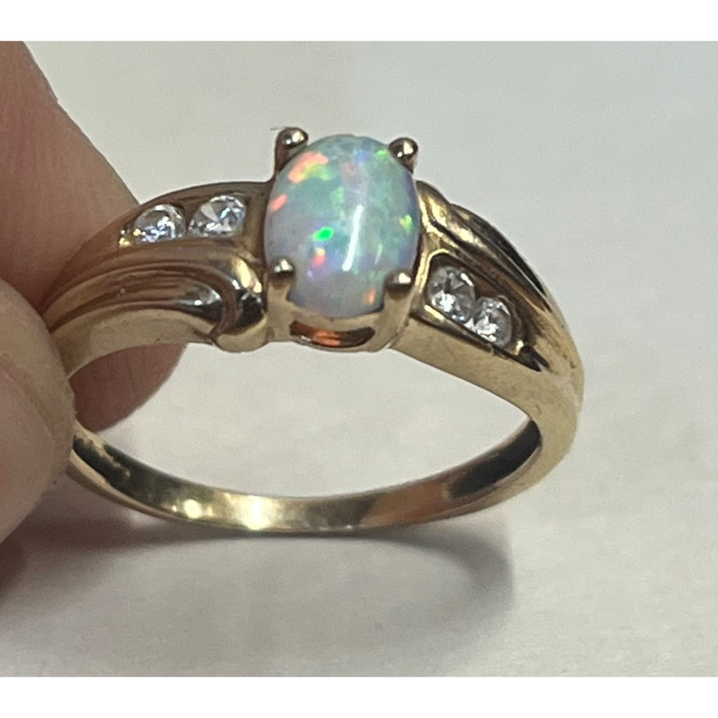 Vintage 10K Gold Oval Opal Ring Estate Jewelry Size 5.75 - 2.19g Grams