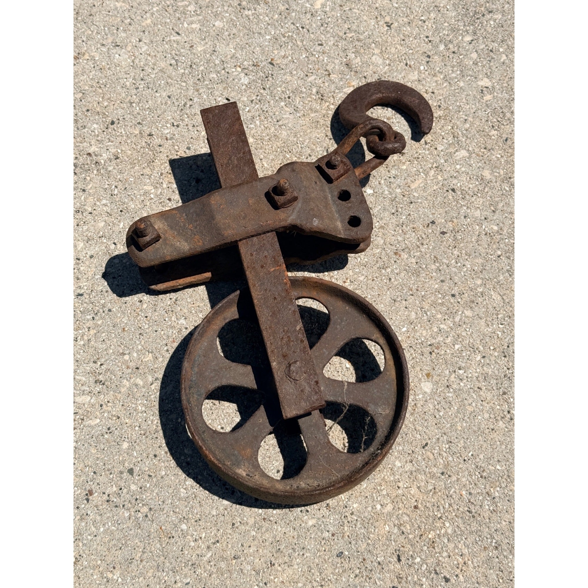Antique Cast Iron Pulley Hook Block Barn Hay Trolley Hoist Wheel Primitive Farm
