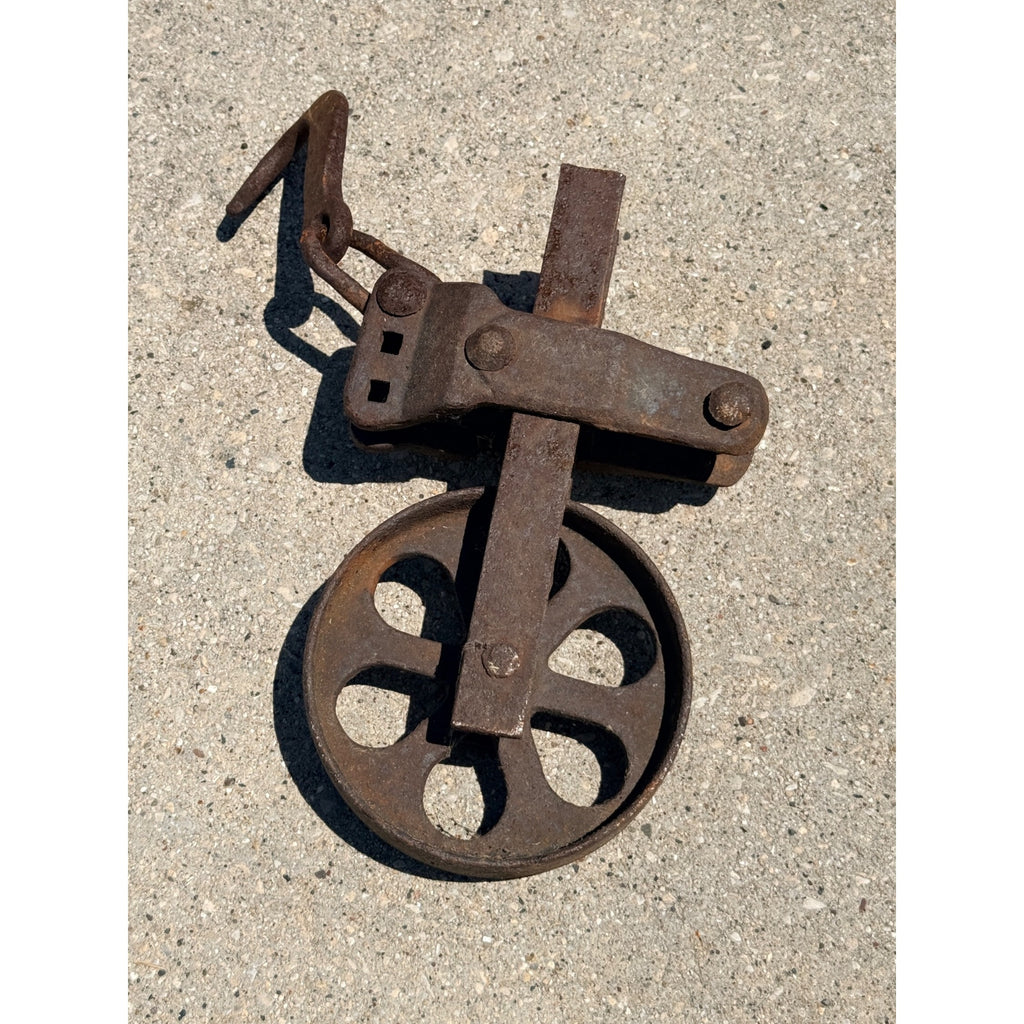 Antique Cast Iron Pulley Hook Block Barn Hay Trolley Hoist Wheel Primitive Farm
