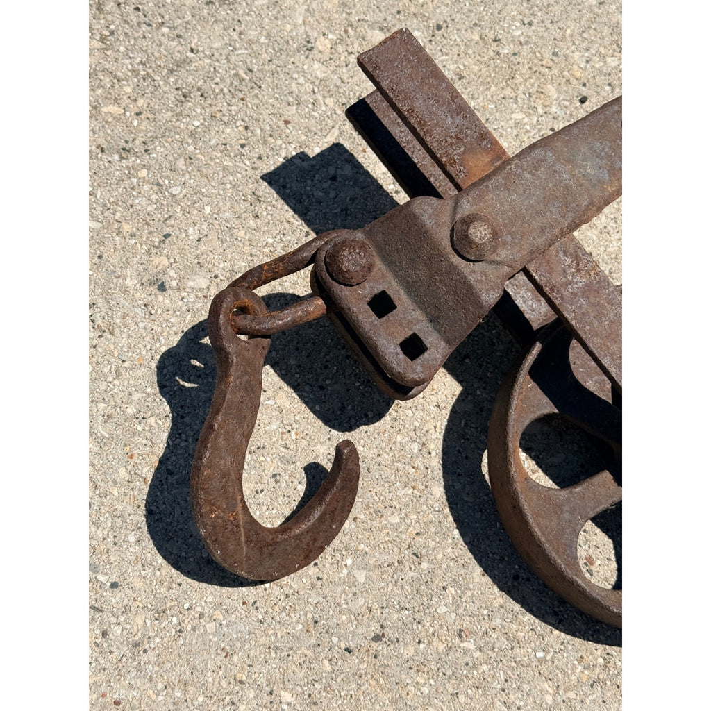 Antique Cast Iron Pulley Hook Block Barn Hay Trolley Hoist Wheel Primitive Farm