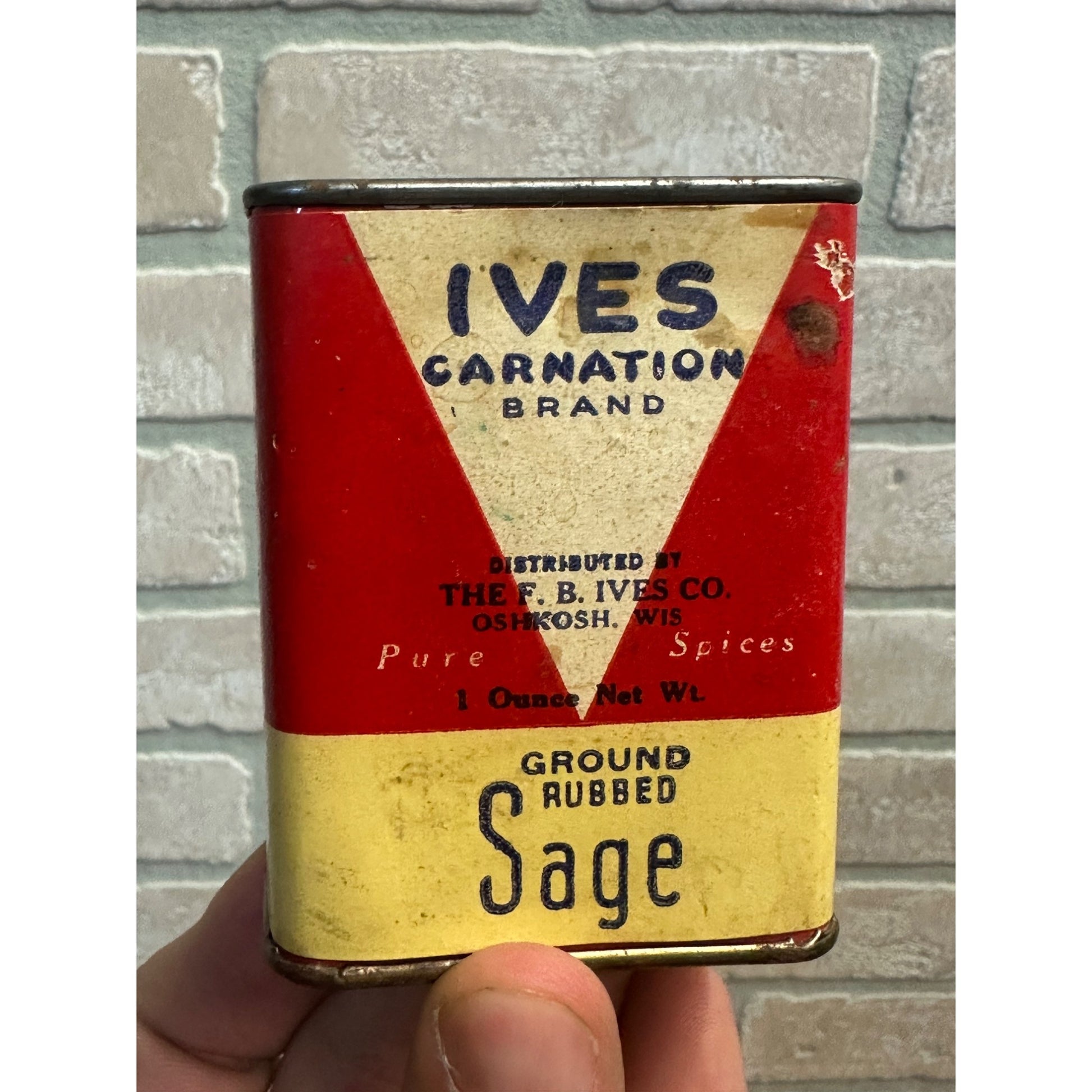 Vintage Ives Carnation Brand Sage Spice Tin Oshkosh Wisconsin WI